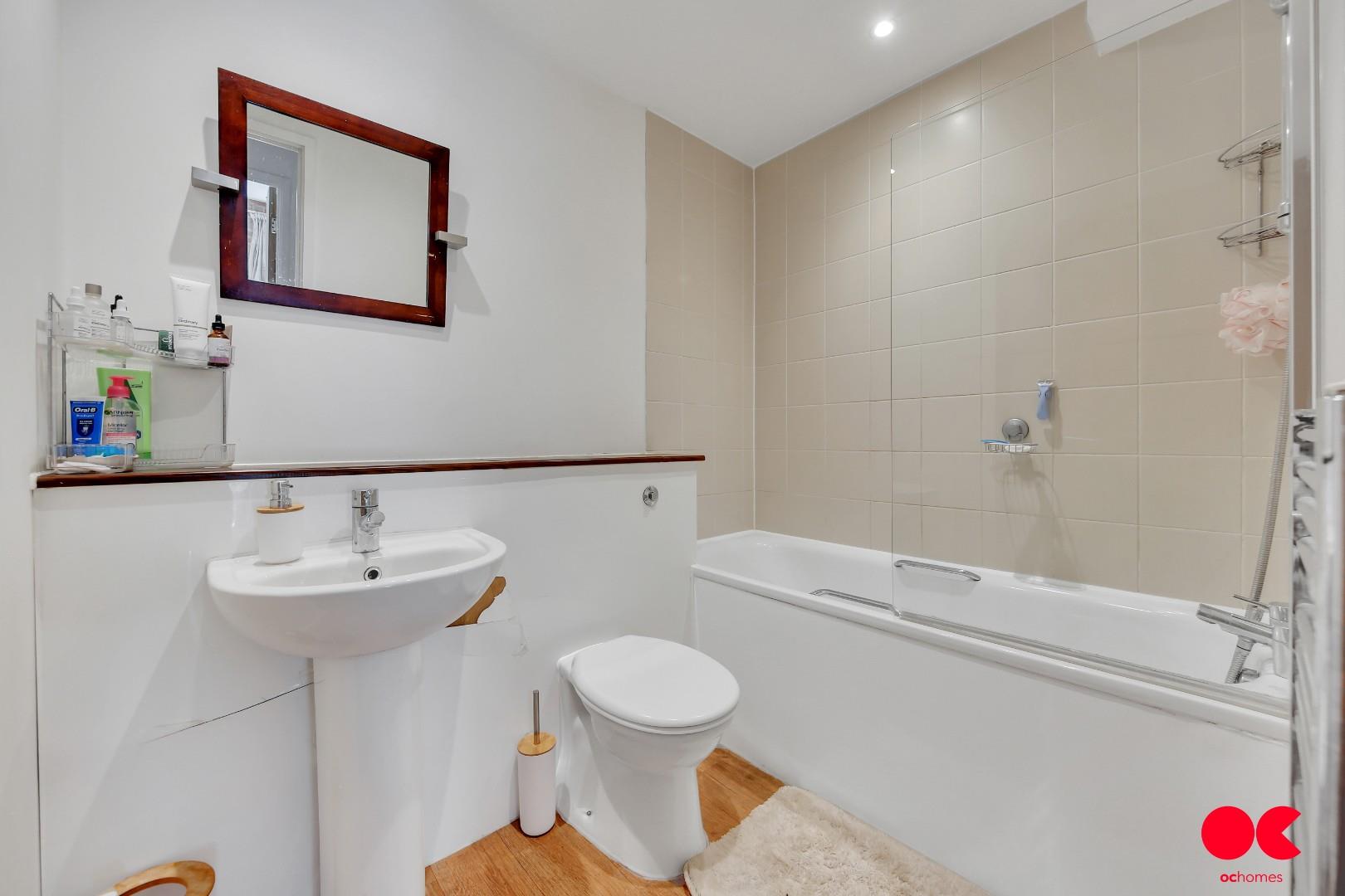 2 bed flat for sale in Kidman Close, Gidea Park  - Property Image 9