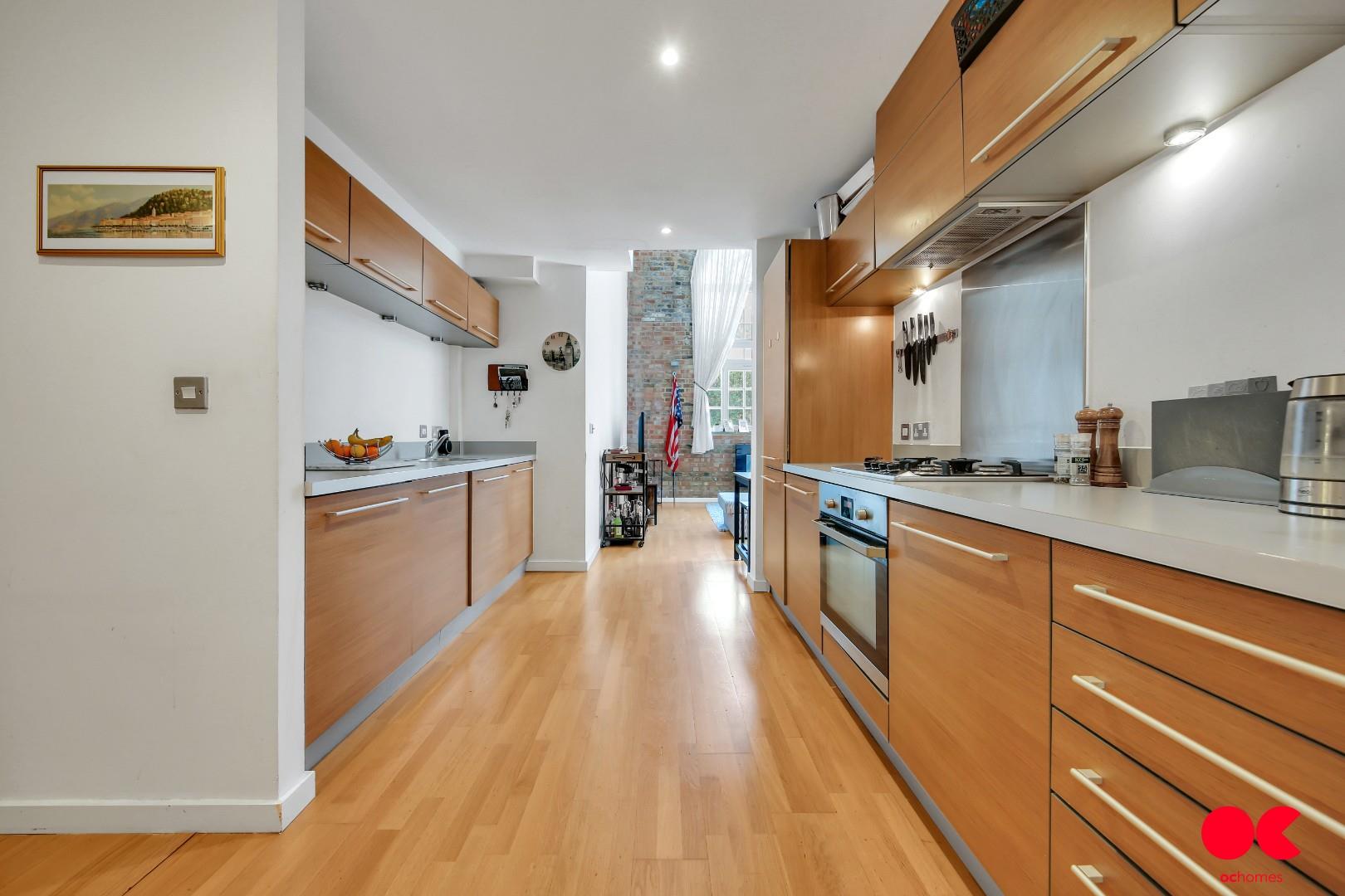 2 bed flat for sale in Kidman Close, Gidea Park  - Property Image 15