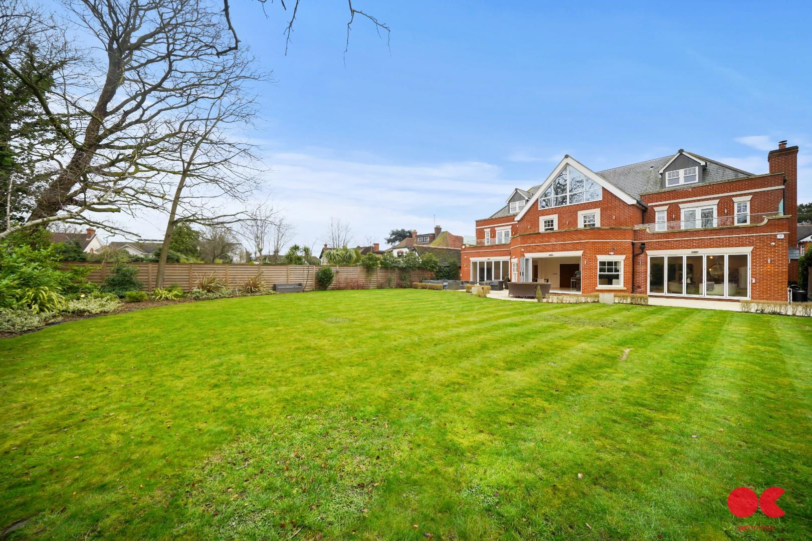 6 bed detached house for sale in Parkstone Avenue, Emerson Park, Hornchurch  - Property Image 35