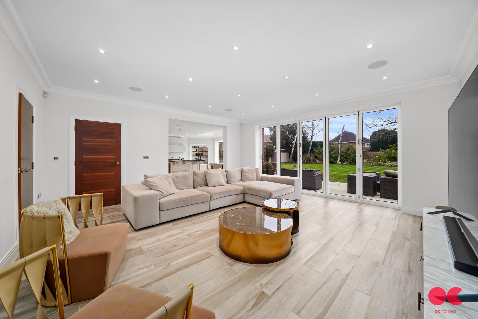 6 bed detached house for sale in Parkstone Avenue, Emerson Park, Hornchurch  - Property Image 5