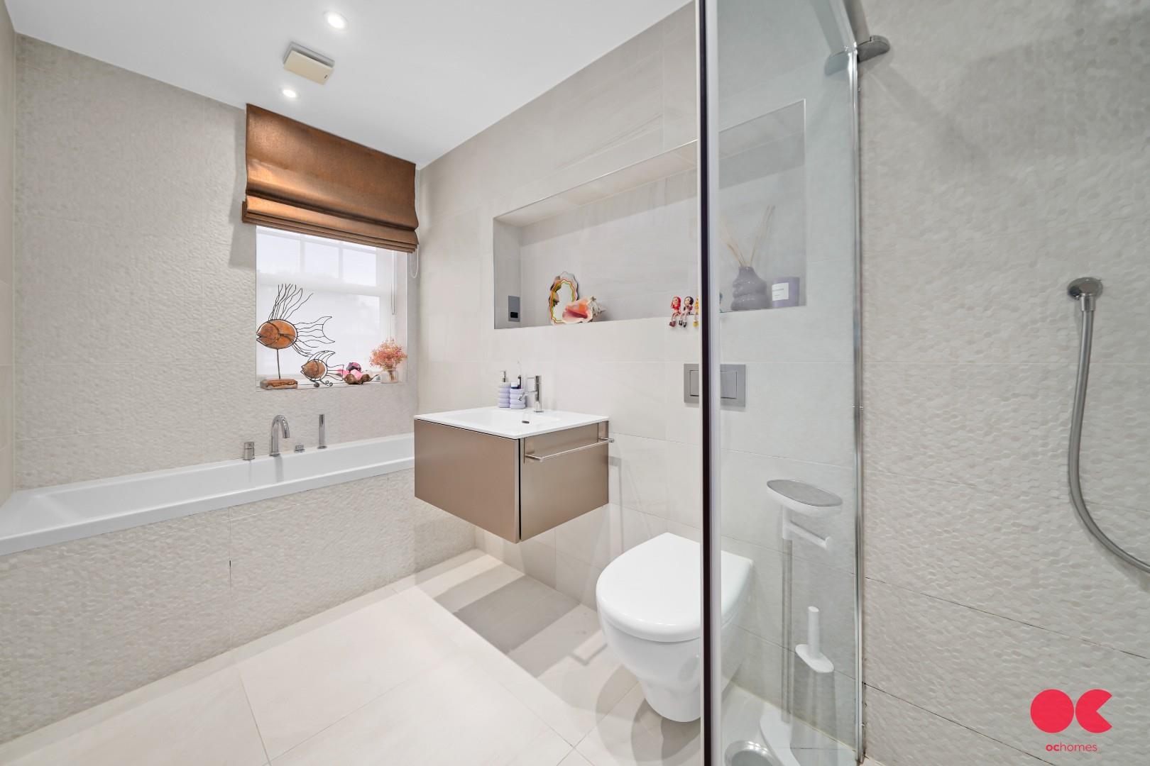 6 bed detached house for sale in Parkstone Avenue, Emerson Park, Hornchurch  - Property Image 41