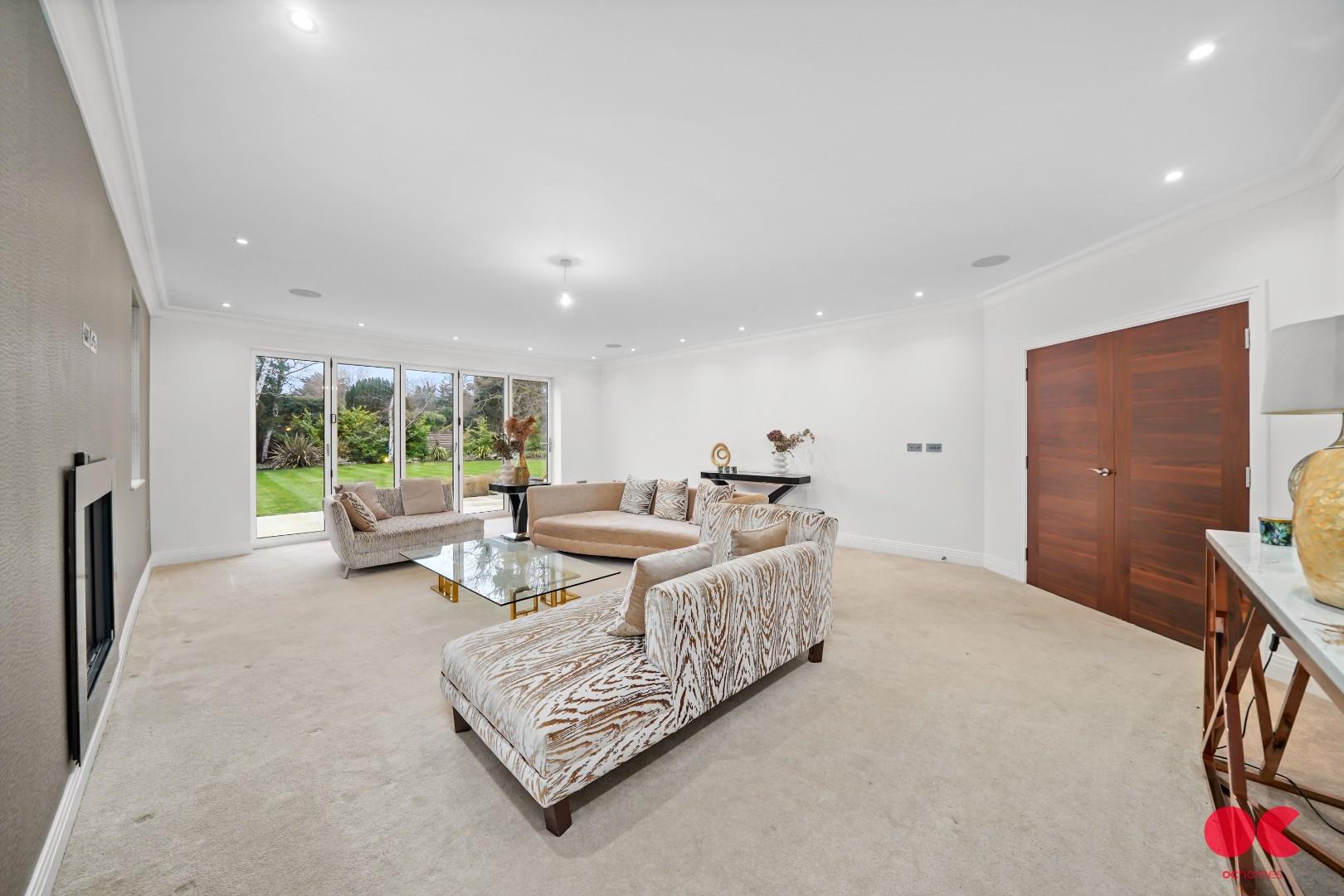 6 bed detached house for sale in Parkstone Avenue, Emerson Park, Hornchurch  - Property Image 15