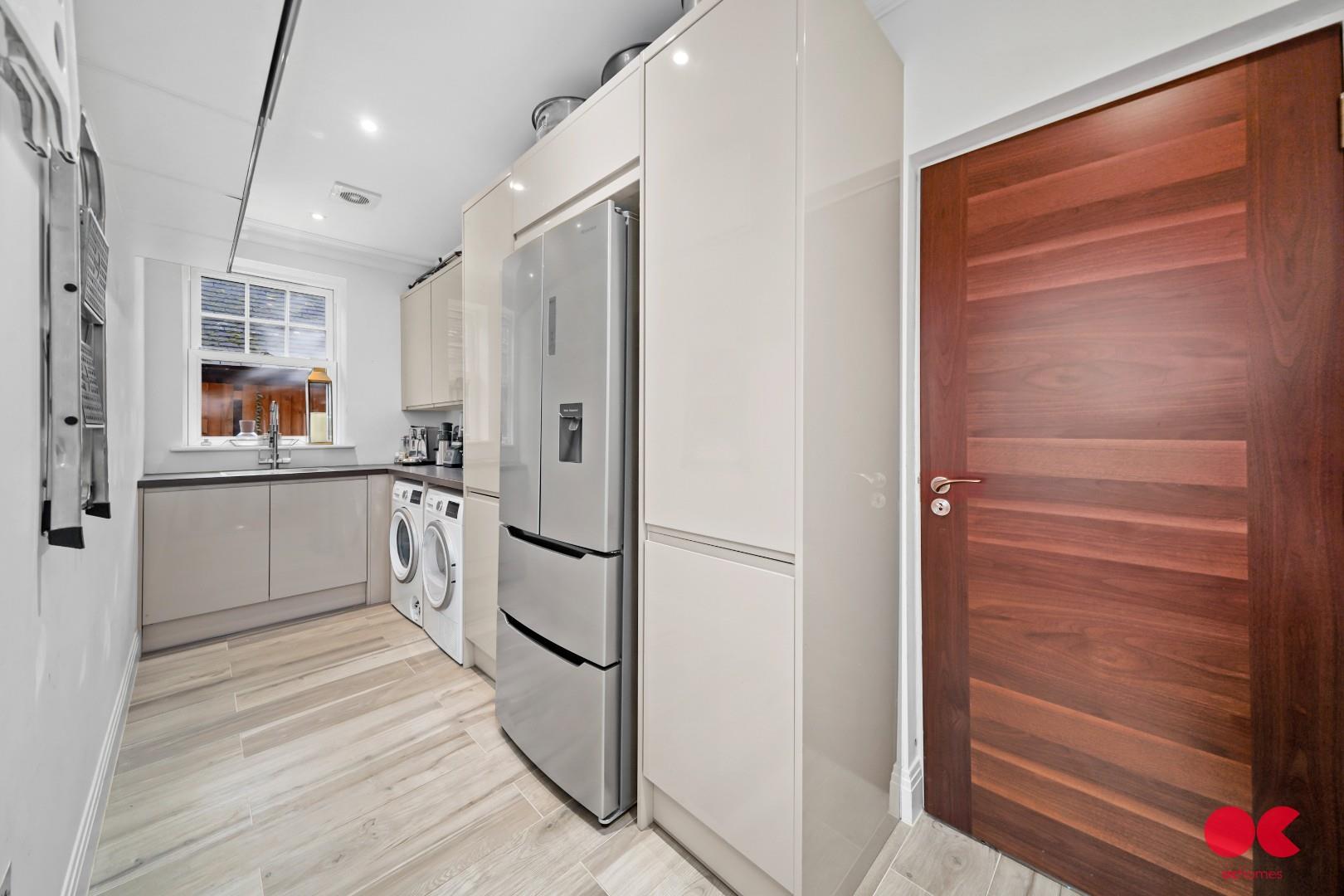 6 bed detached house for sale in Parkstone Avenue, Emerson Park, Hornchurch  - Property Image 24