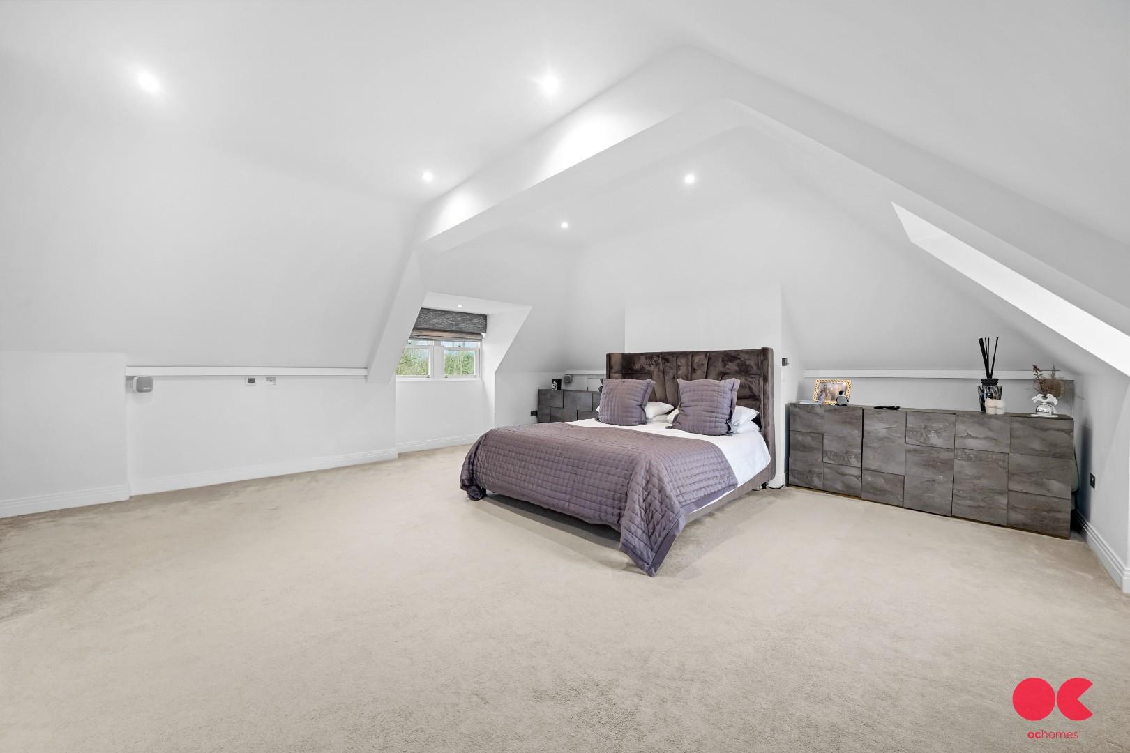 6 bed detached house for sale in Parkstone Avenue, Emerson Park, Hornchurch  - Property Image 9