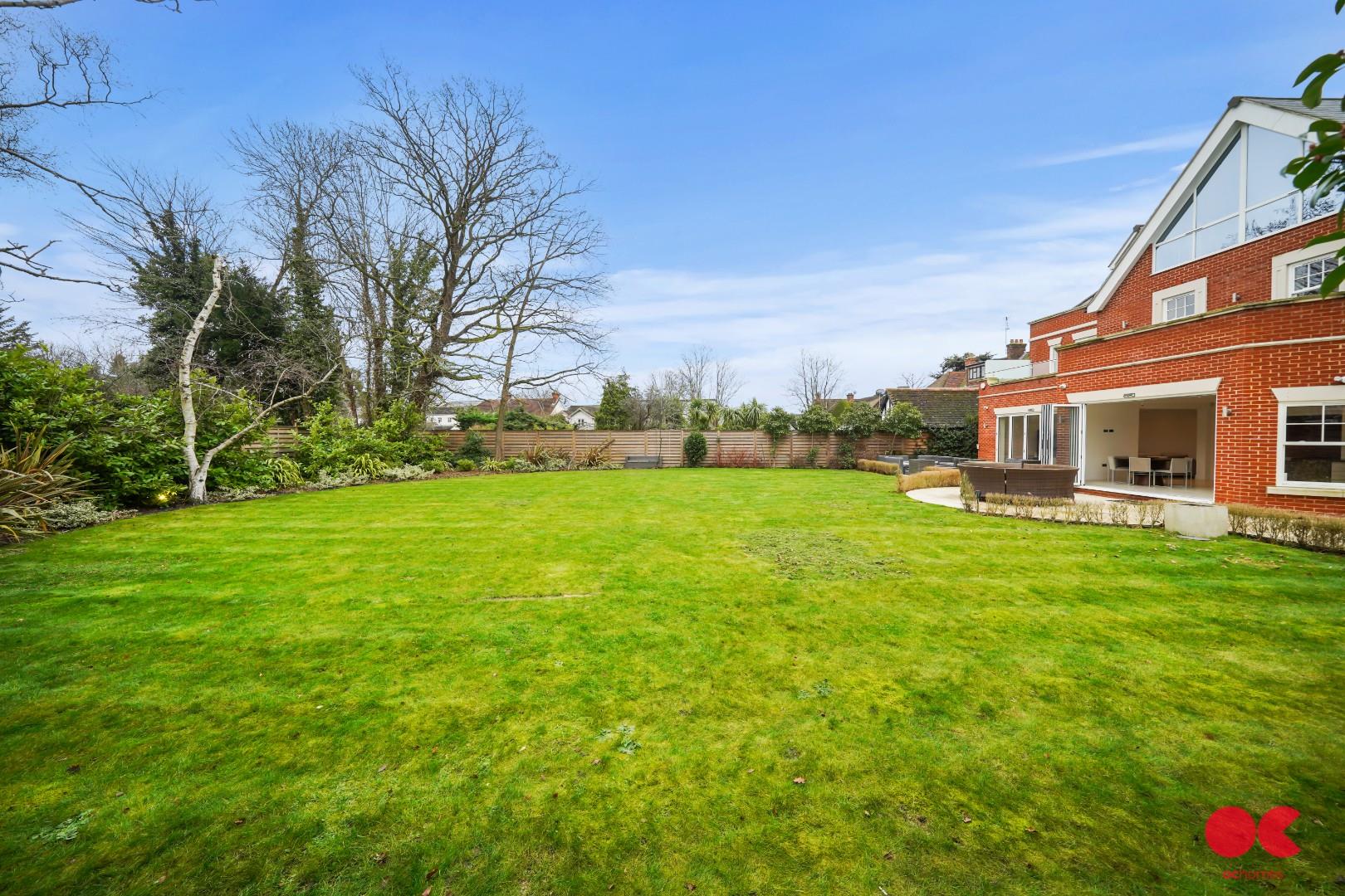 6 bed detached house for sale in Parkstone Avenue, Emerson Park, Hornchurch  - Property Image 47