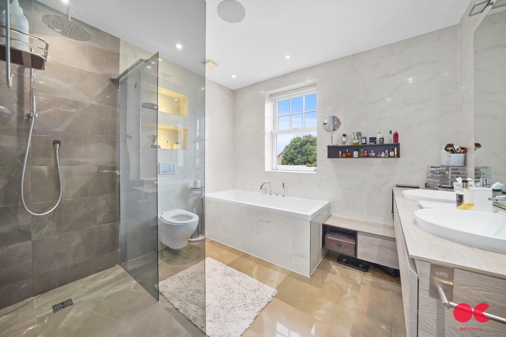 6 bed detached house for sale in Parkstone Avenue, Emerson Park, Hornchurch  - Property Image 7