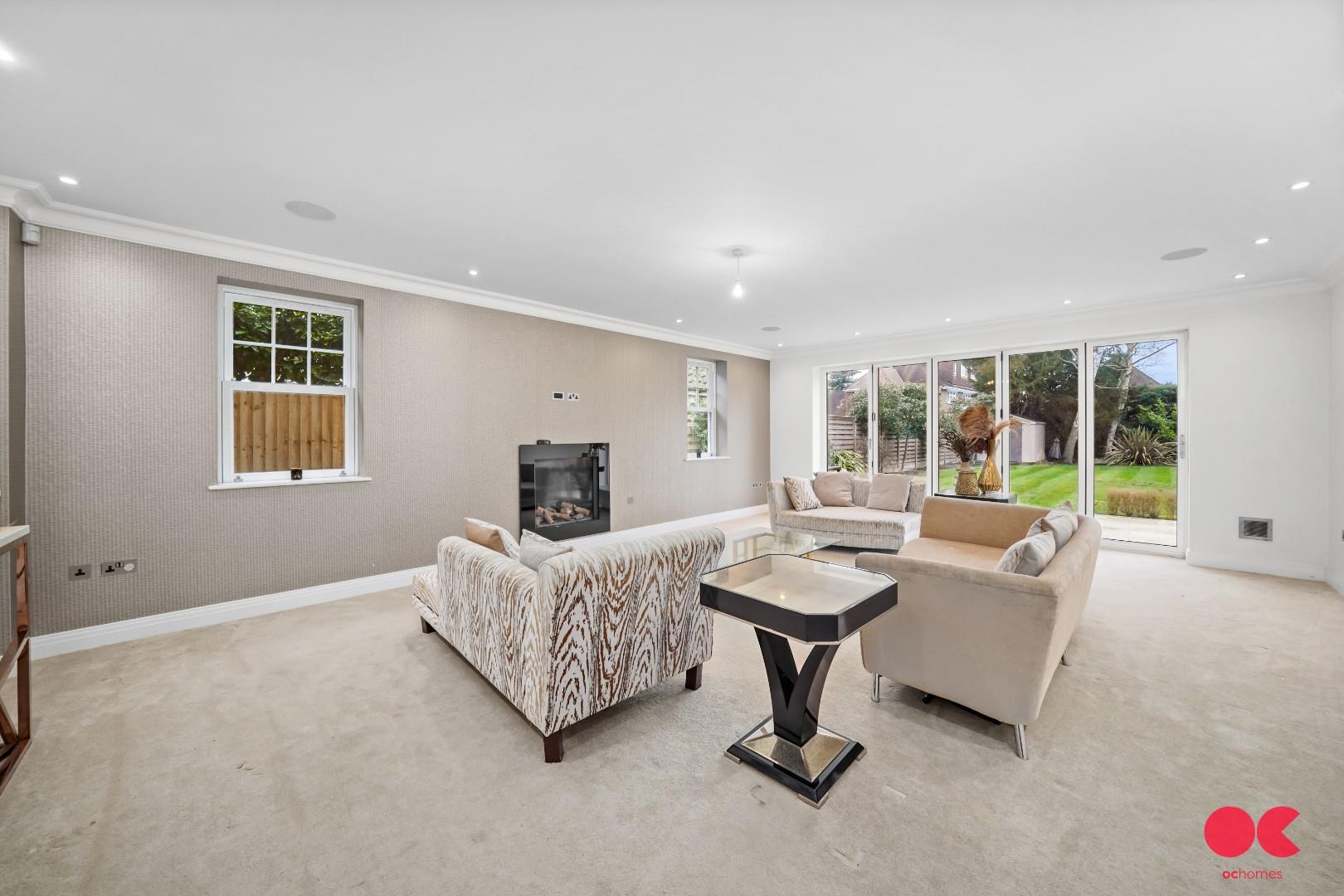 6 bed detached house for sale in Parkstone Avenue, Emerson Park, Hornchurch  - Property Image 12