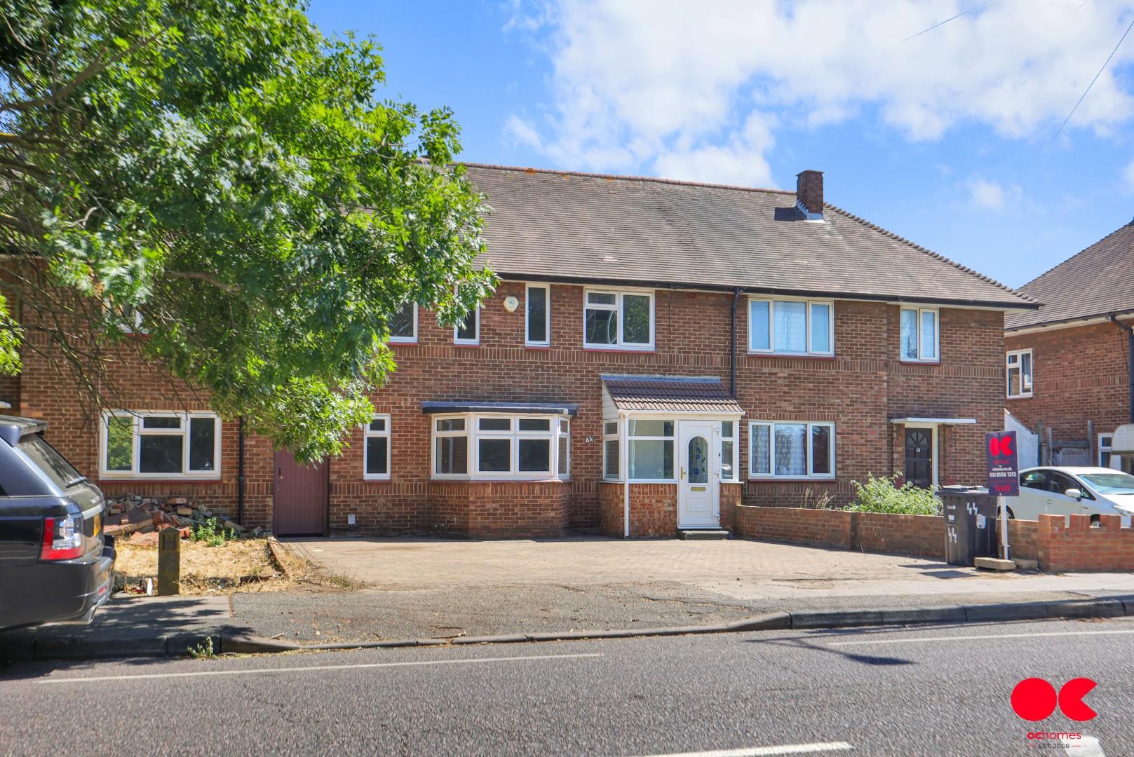 3 bed terraced house to rent in Barley Lane, Ilford  - Property Image 5