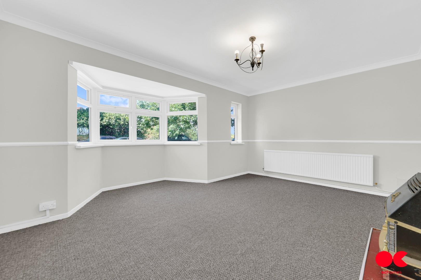 3 bed terraced house to rent in Barley Lane, Ilford  - Property Image 3