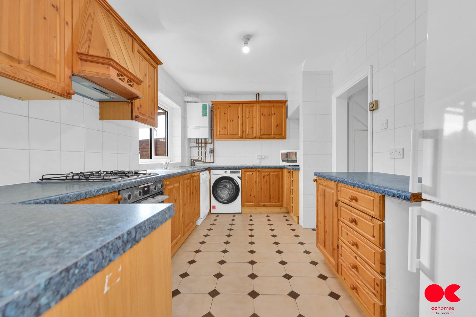 3 bed terraced house to rent in Barley Lane, Ilford  - Property Image 8