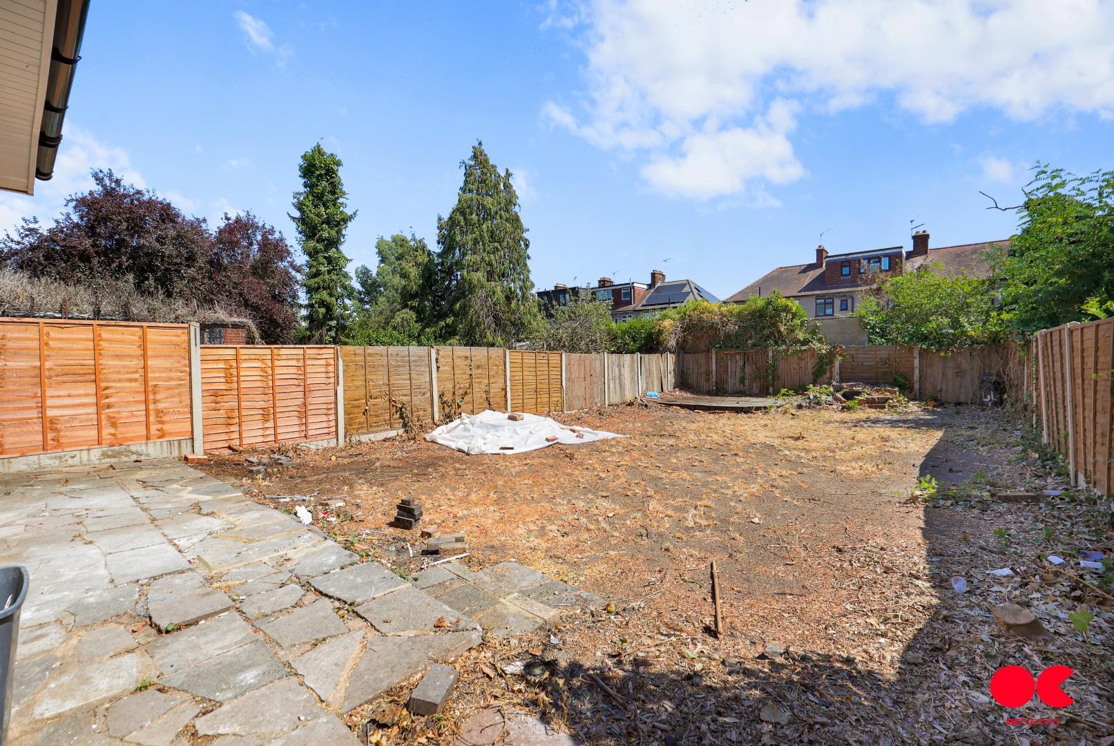 3 bed terraced house to rent in Barley Lane, Ilford  - Property Image 33