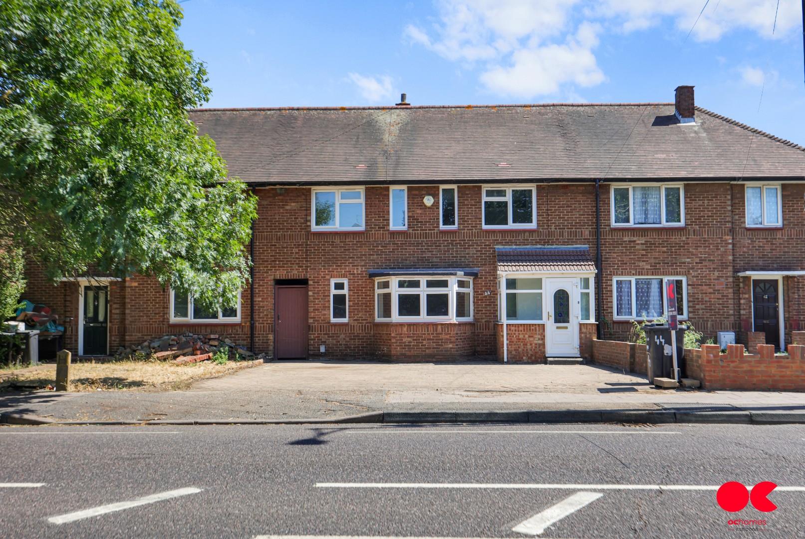 3 bed terraced house to rent in Barley Lane, Ilford