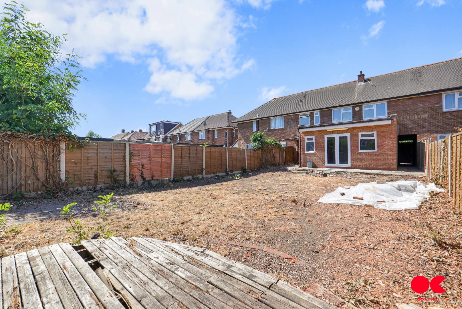 3 bed terraced house to rent in Barley Lane, Ilford  - Property Image 37