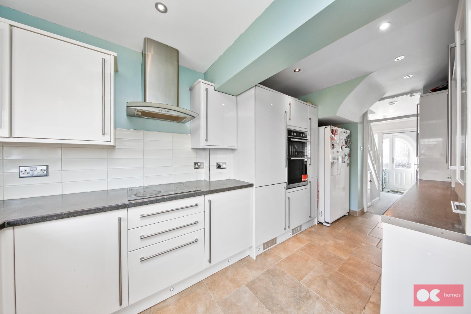 3 bed terraced house for sale in Woodside Close, Rainham  - Property Image 16