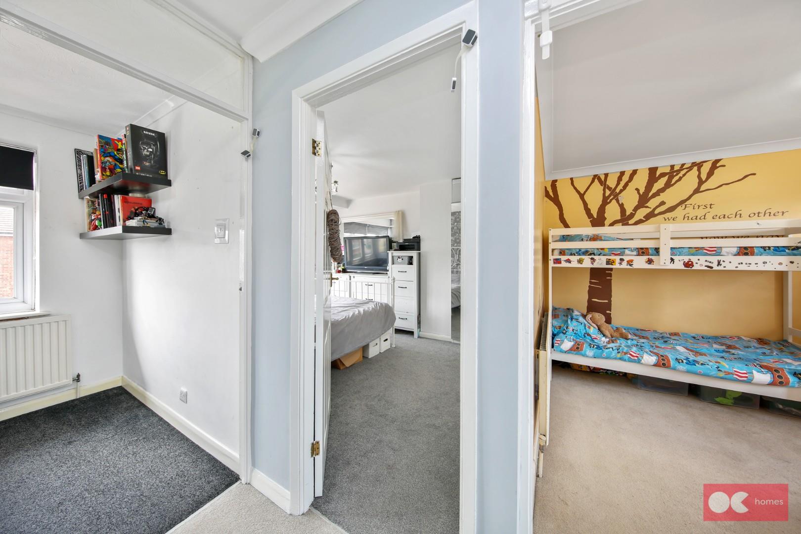 3 bed terraced house for sale in Woodside Close, Rainham  - Property Image 14