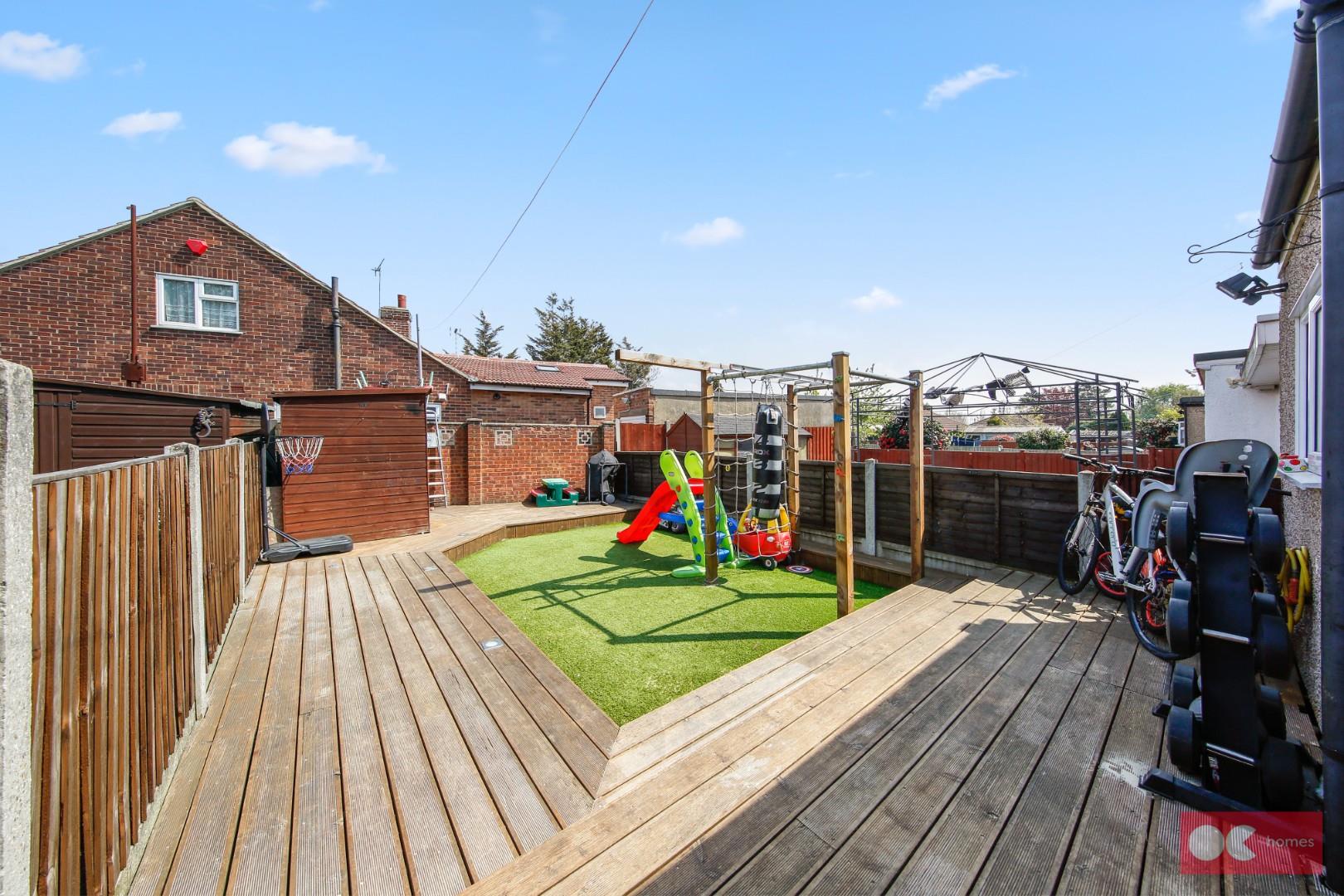 3 bed terraced house for sale in Woodside Close, Rainham  - Property Image 17