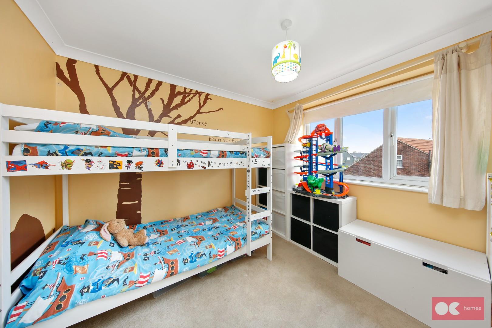 3 bed terraced house for sale in Woodside Close, Rainham  - Property Image 6
