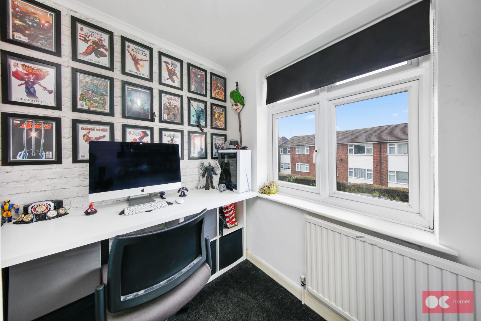 3 bed terraced house for sale in Woodside Close, Rainham  - Property Image 13