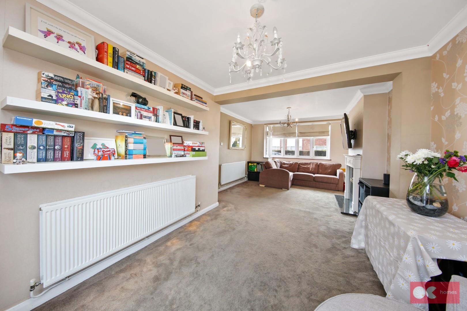 3 bed terraced house for sale in Woodside Close, Rainham  - Property Image 24