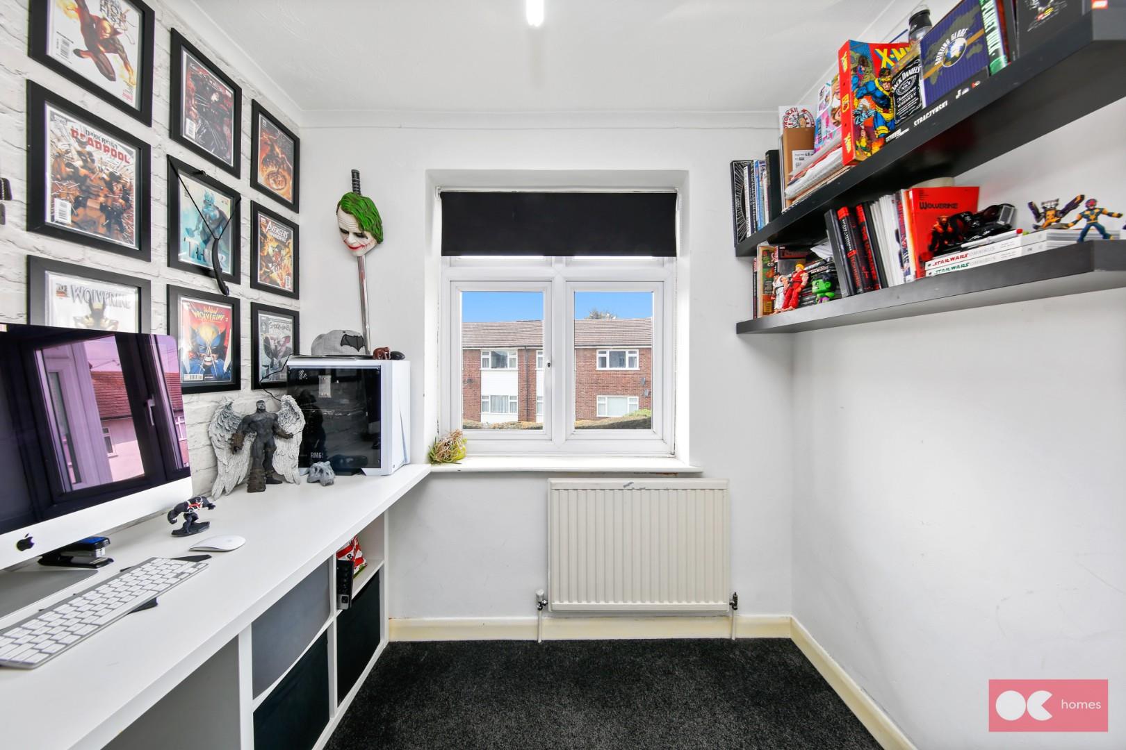 3 bed terraced house for sale in Woodside Close, Rainham  - Property Image 7