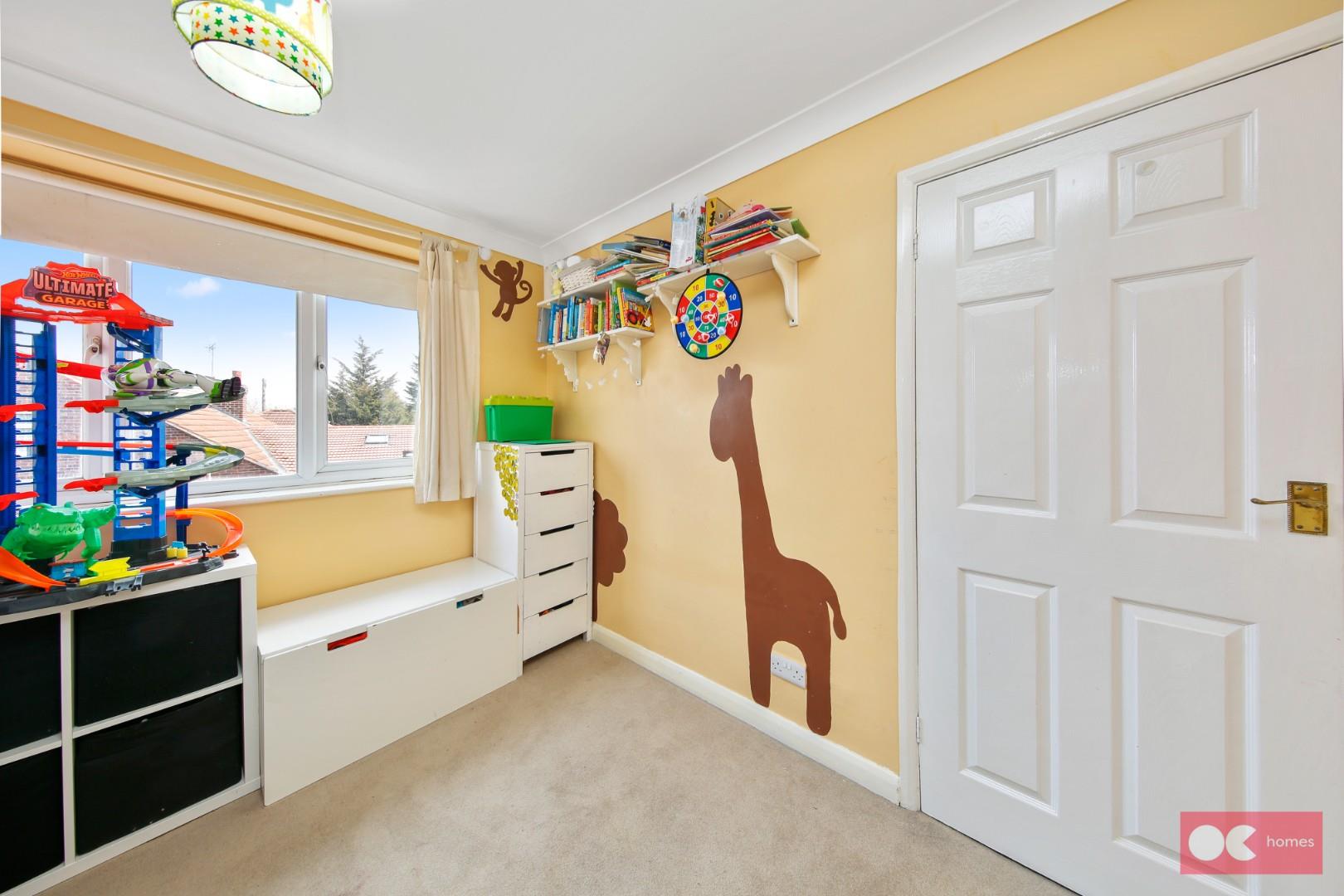 3 bed terraced house for sale in Woodside Close, Rainham  - Property Image 12
