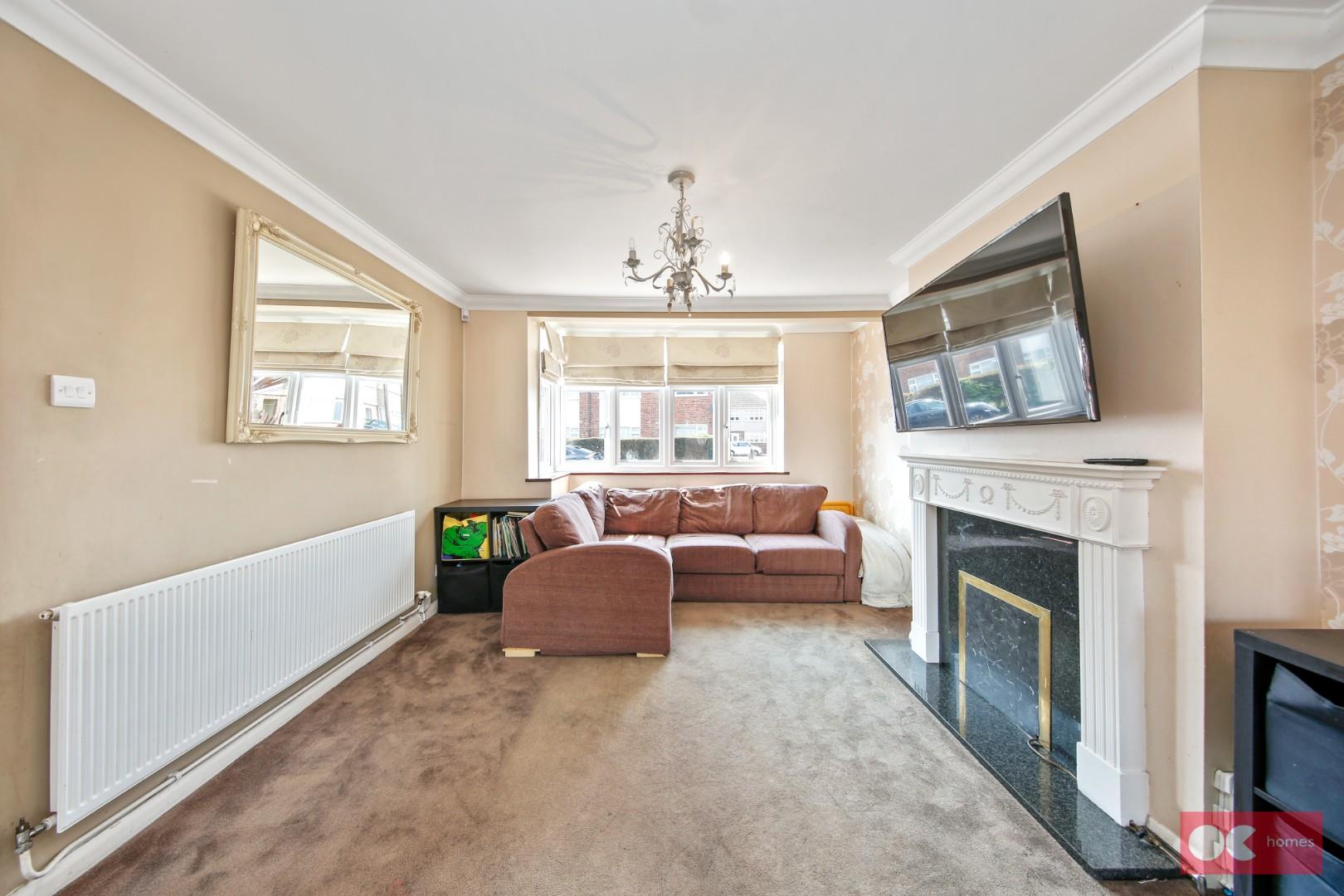 3 bed terraced house for sale in Woodside Close, Rainham  - Property Image 20