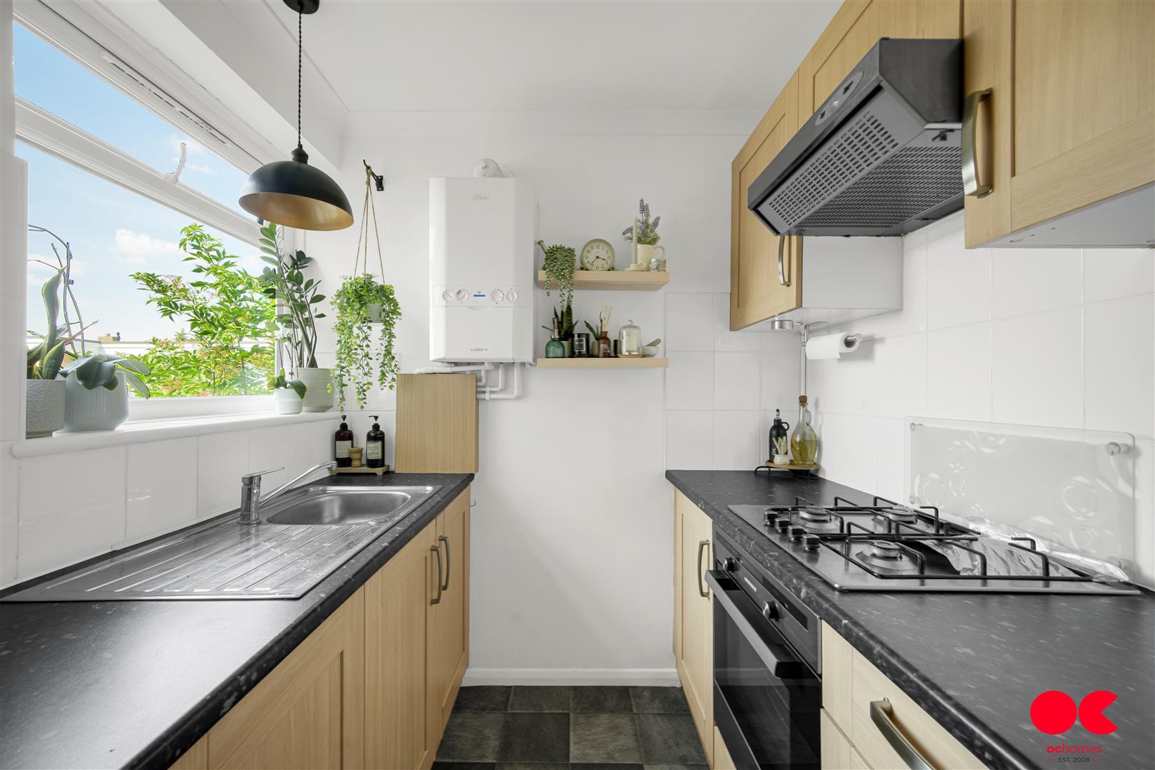 2 bed flat to rent in Ferguson Court, Romford  - Property Image 2