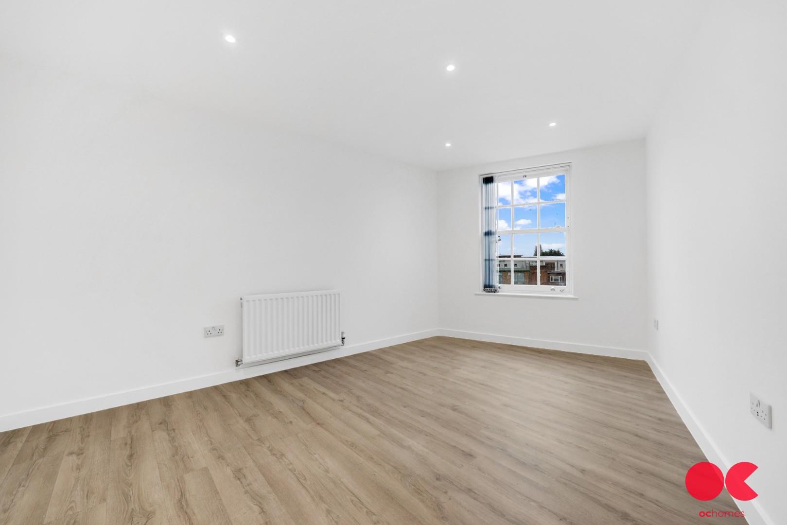 2 bed flat to rent in Spring Gardens, Romford  - Property Image 3