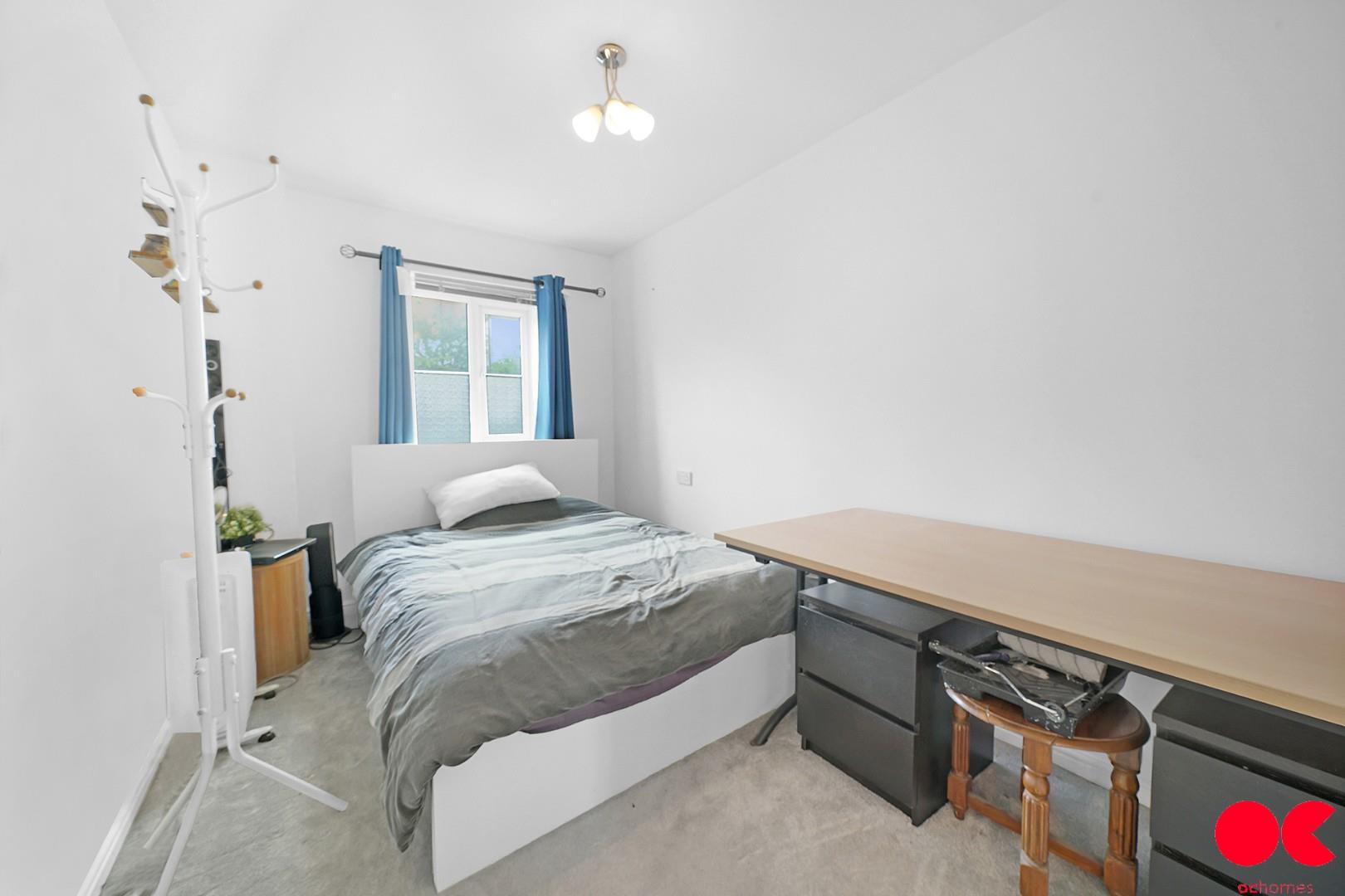 2 bed flat to rent in Coniston Avenue, Purfleet-On-Thames  - Property Image 2