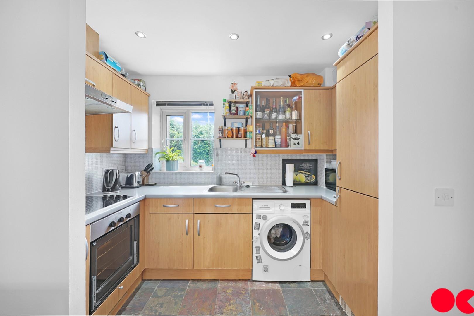 2 bed flat to rent in Coniston Avenue, Purfleet-On-Thames  - Property Image 14