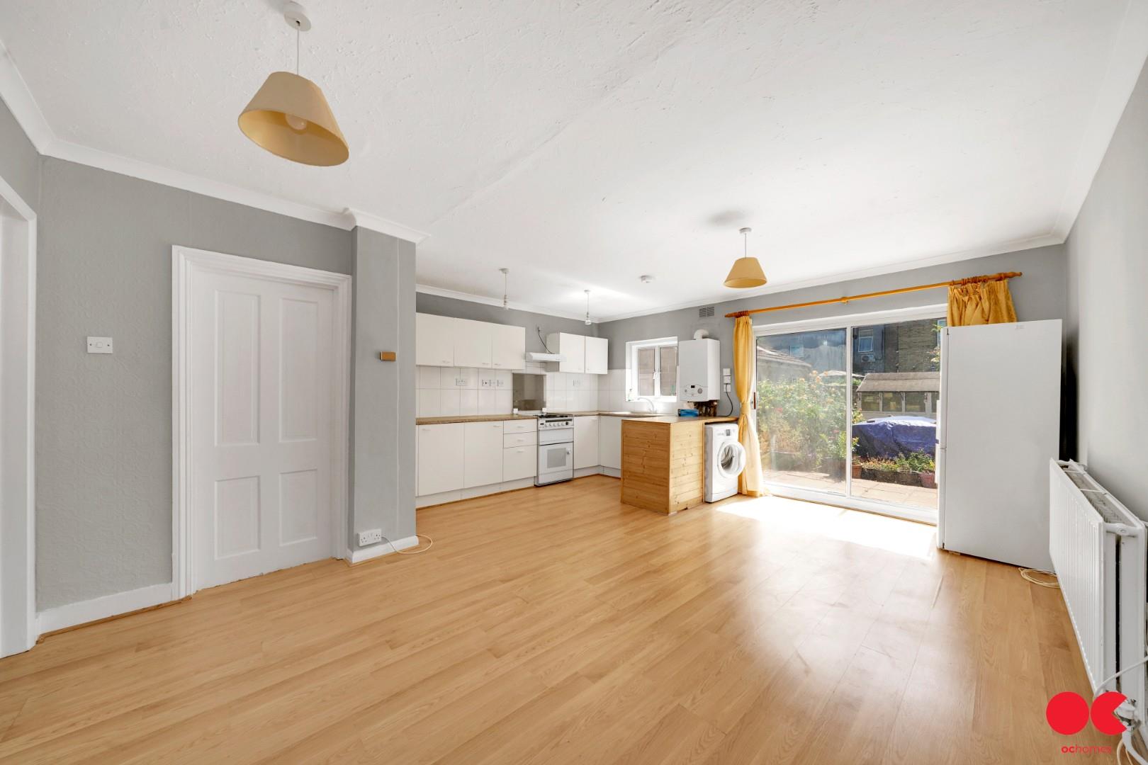 1 bed flat to rent in Valentines Road, Ilford  - Property Image 2