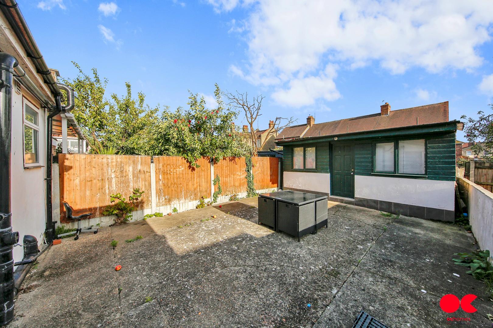 3 bed end of terrace house for sale in Chesterfield Road, Leyton  - Property Image 8