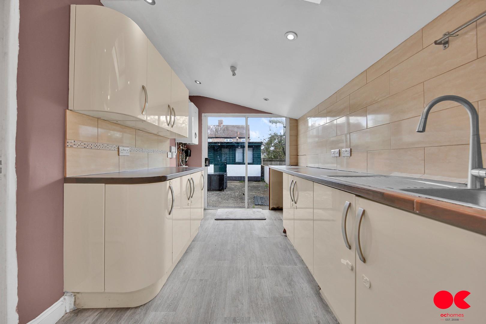 3 bed end of terrace house for sale in Chesterfield Road, Leyton  - Property Image 12