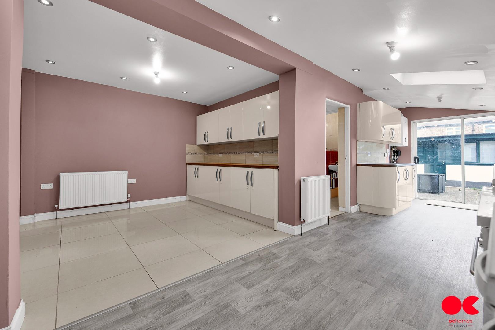 3 bed end of terrace house for sale in Chesterfield Road, Leyton  - Property Image 11