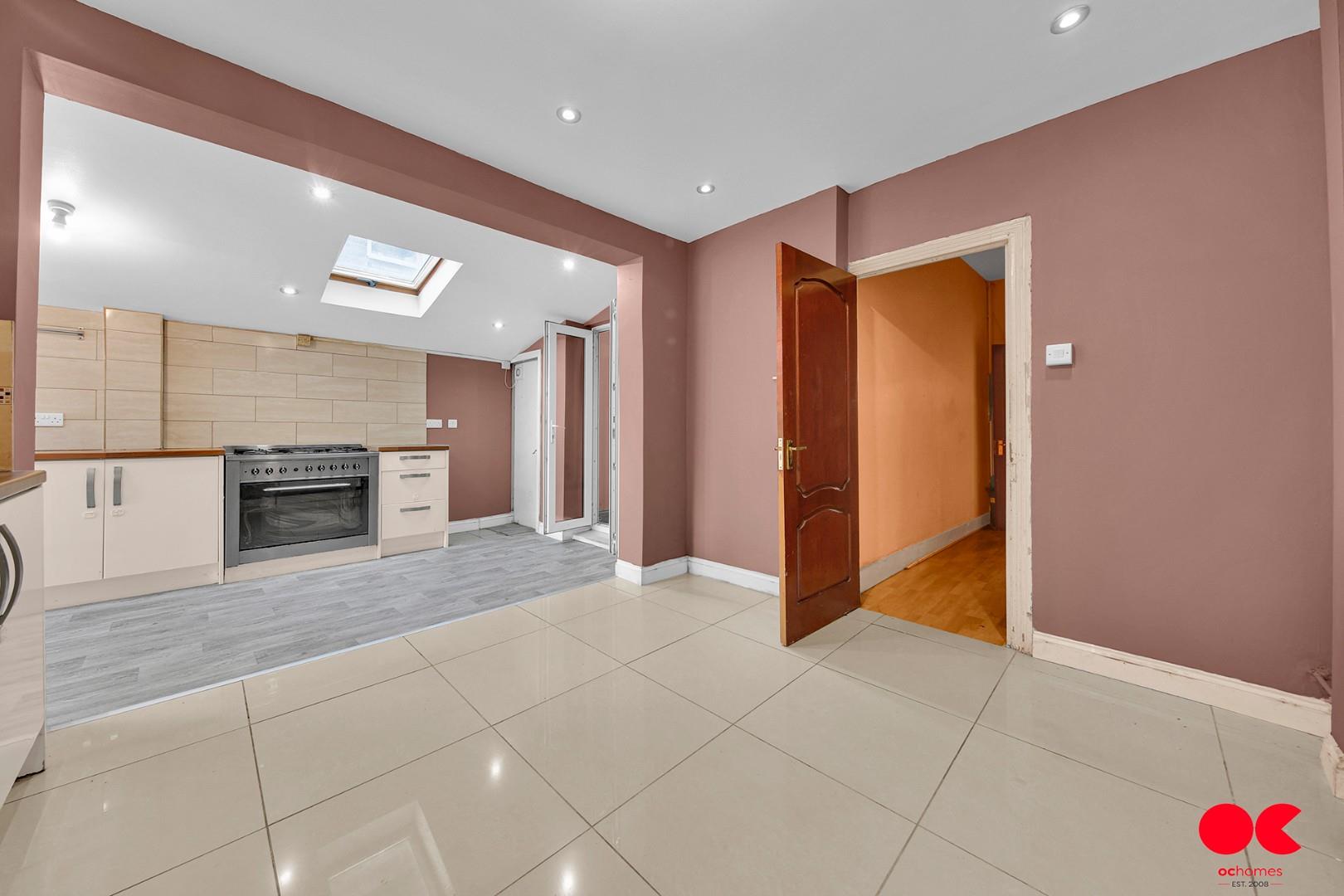 3 bed end of terrace house for sale in Chesterfield Road, Leyton  - Property Image 14