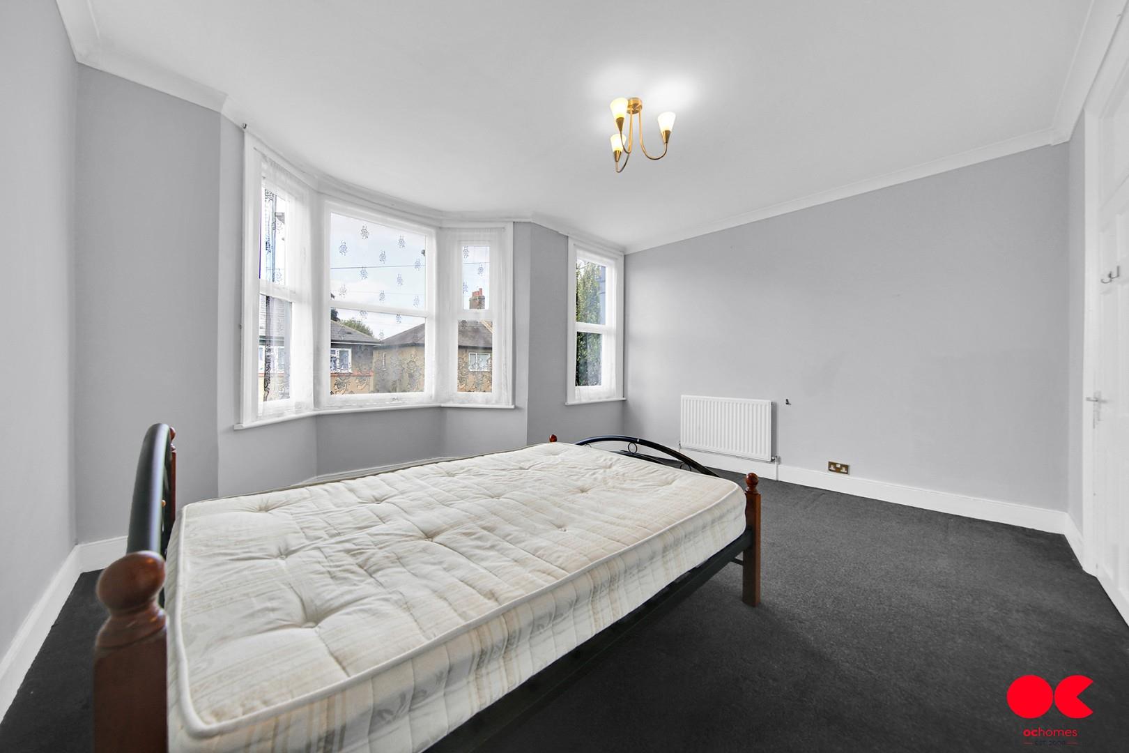 3 bed end of terrace house for sale in Chesterfield Road, Leyton  - Property Image 5