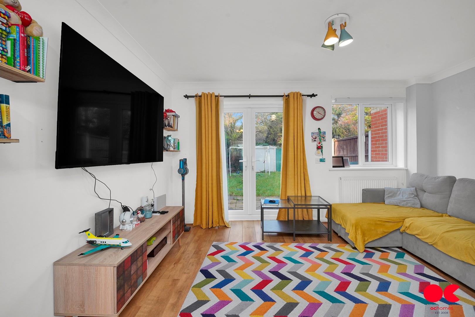 3 bed end of terrace house for sale in Fryerns Terrace, Basildon  - Property Image 11