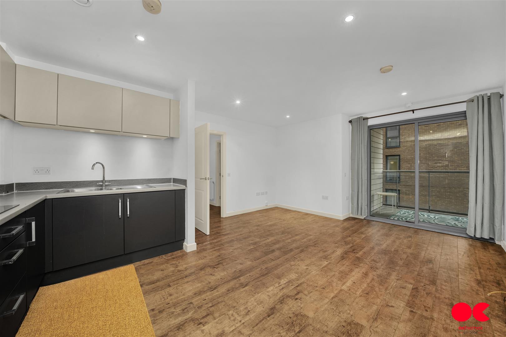 2 bed flat to rent in Lindfield Street, London