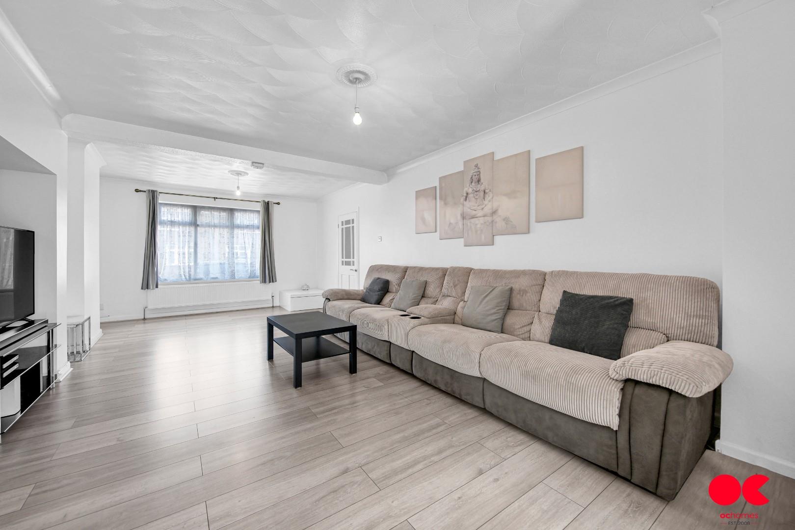 3 bed end of terrace house for sale in Amesbury Road, Dagenham  - Property Image 18