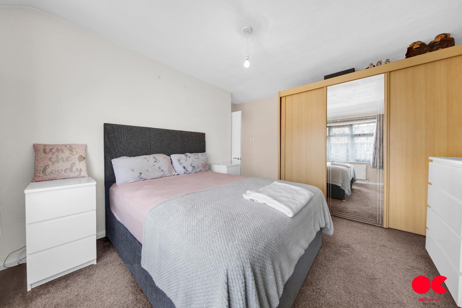 3 bed end of terrace house for sale in Amesbury Road, Dagenham  - Property Image 25