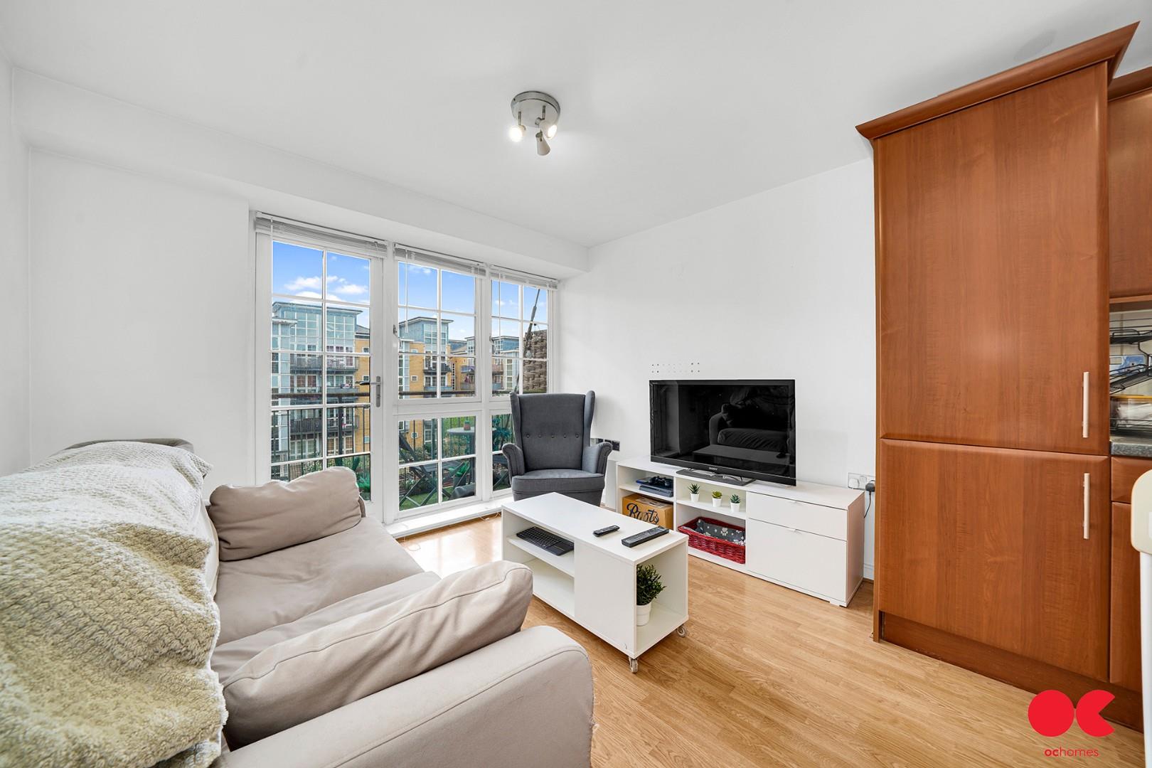 2 bed flat for sale in Malt House Place, Romford