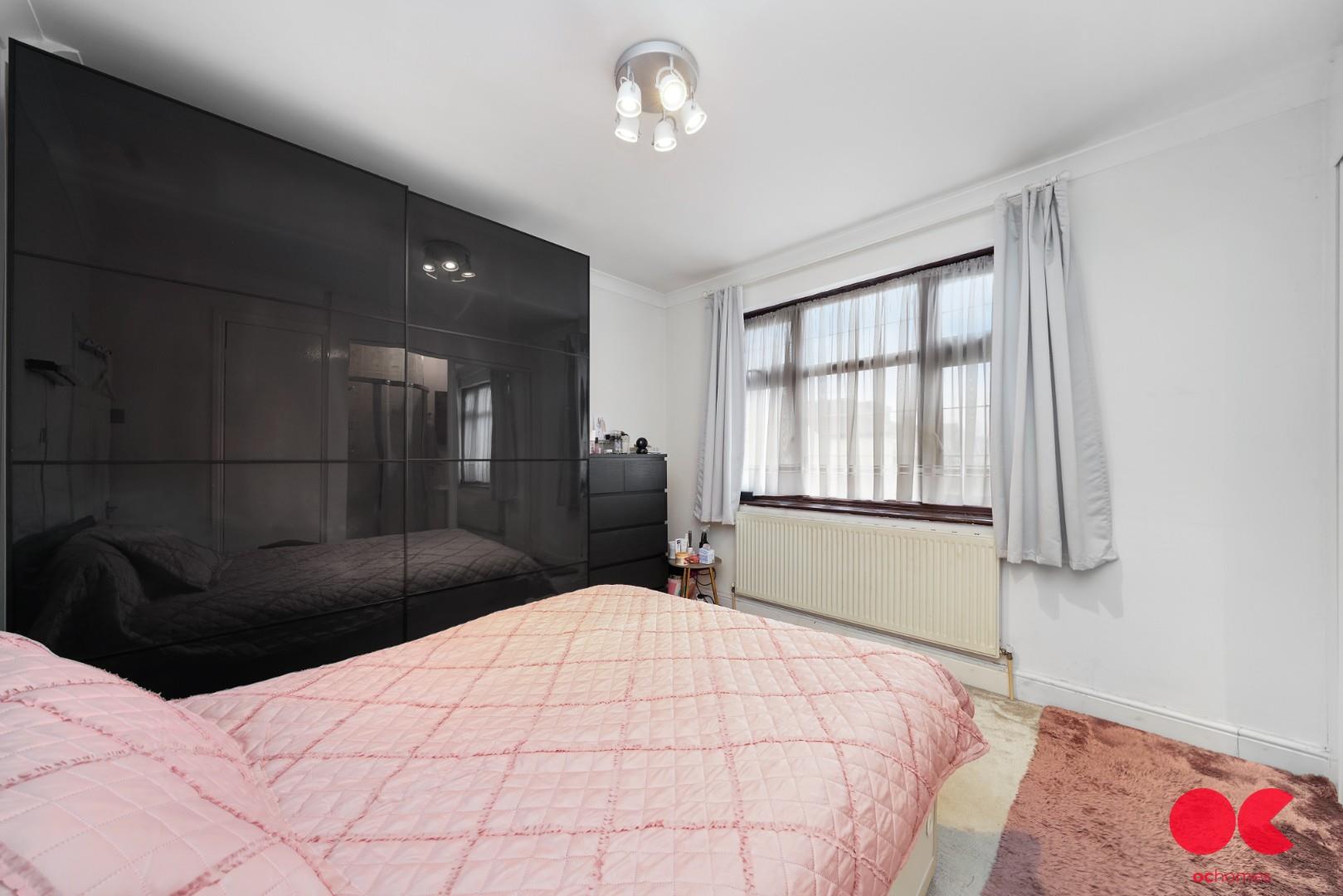 4 bed terraced house for sale in Widecombe Gardens, Redbridge  - Property Image 19