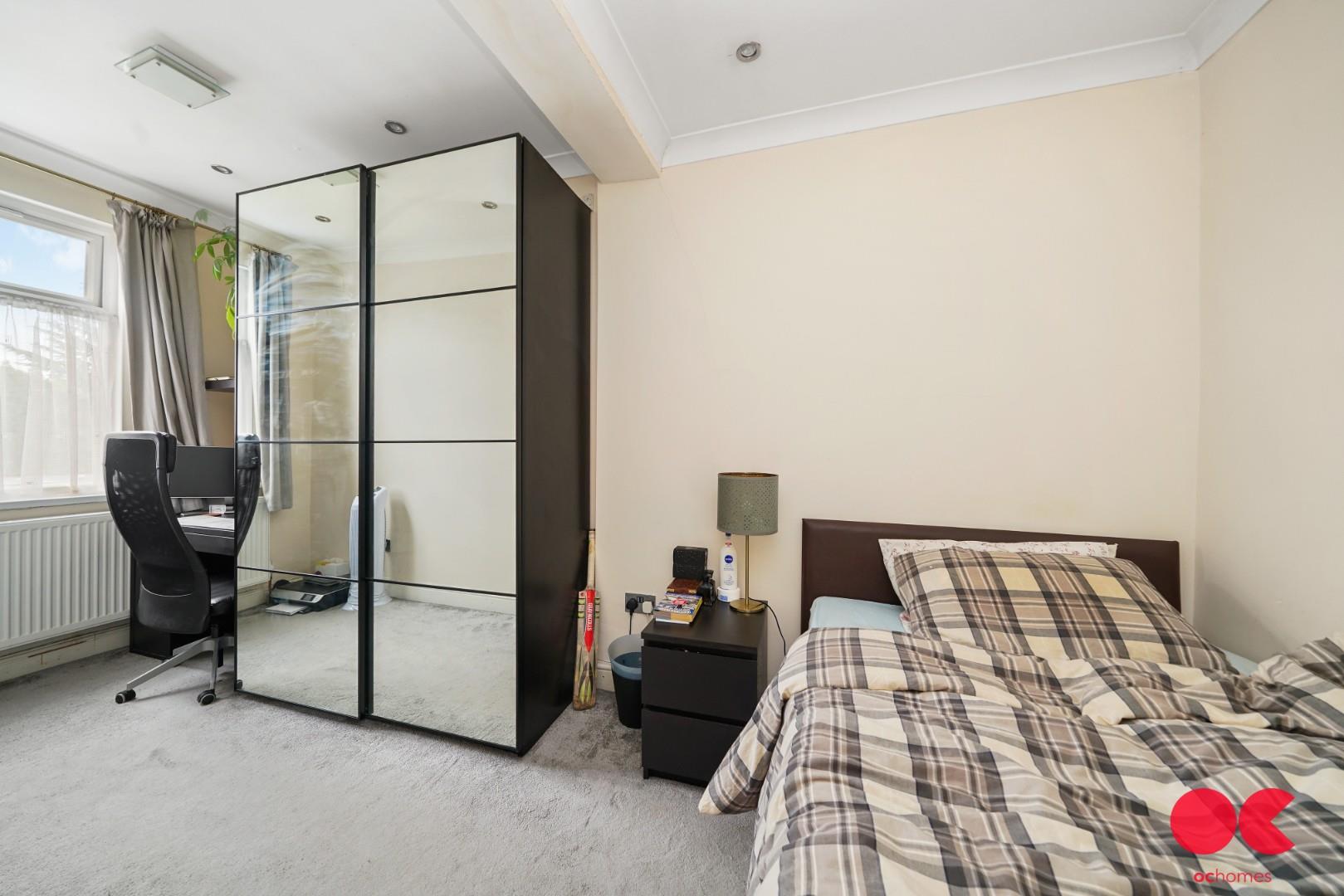 4 bed terraced house for sale in Widecombe Gardens, Redbridge  - Property Image 20