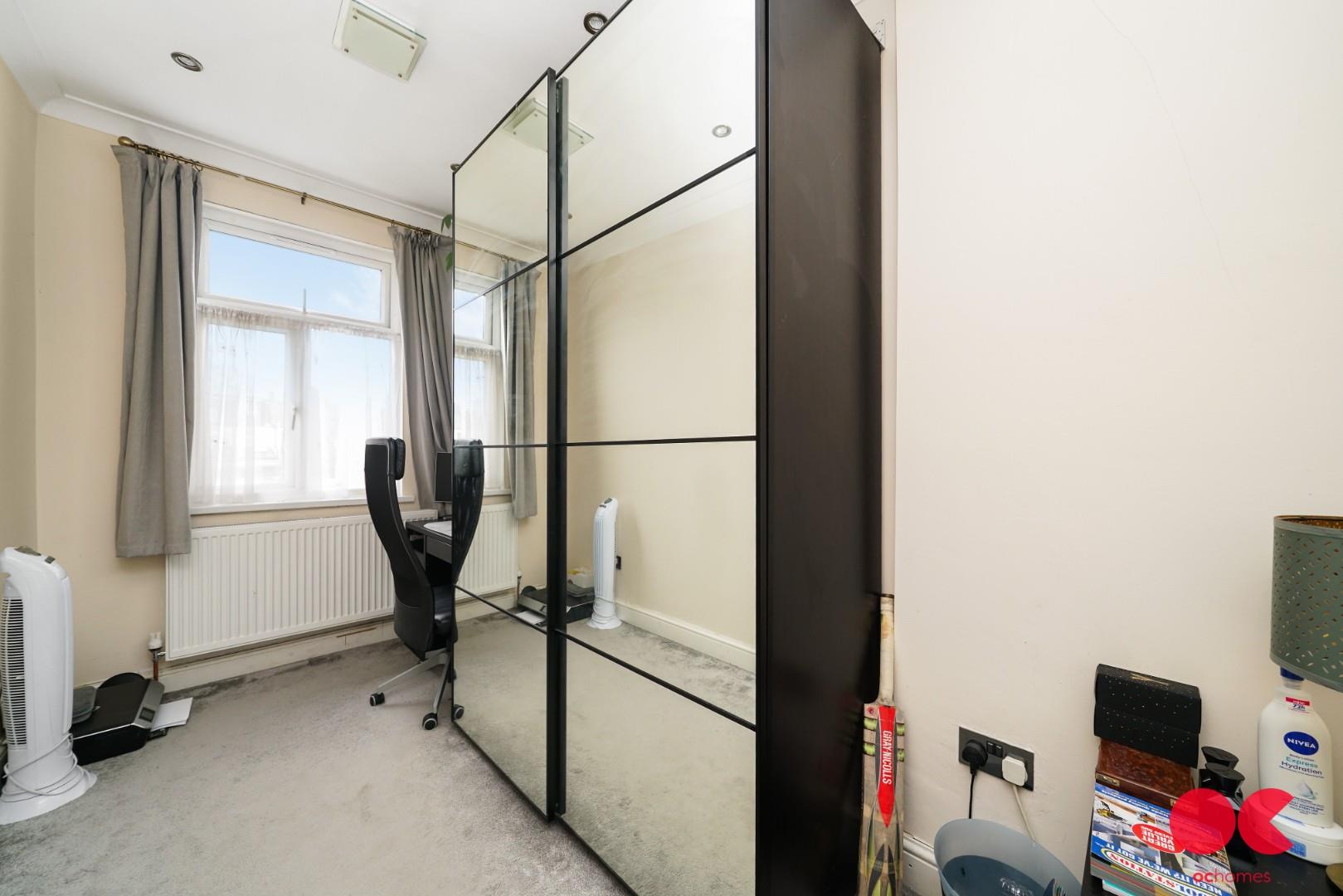 4 bed terraced house for sale in Widecombe Gardens, Redbridge  - Property Image 24