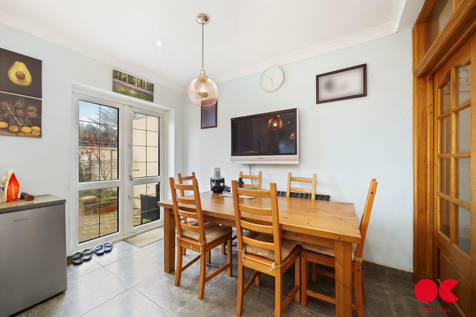 4 bed terraced house for sale in Widecombe Gardens, Redbridge  - Property Image 7
