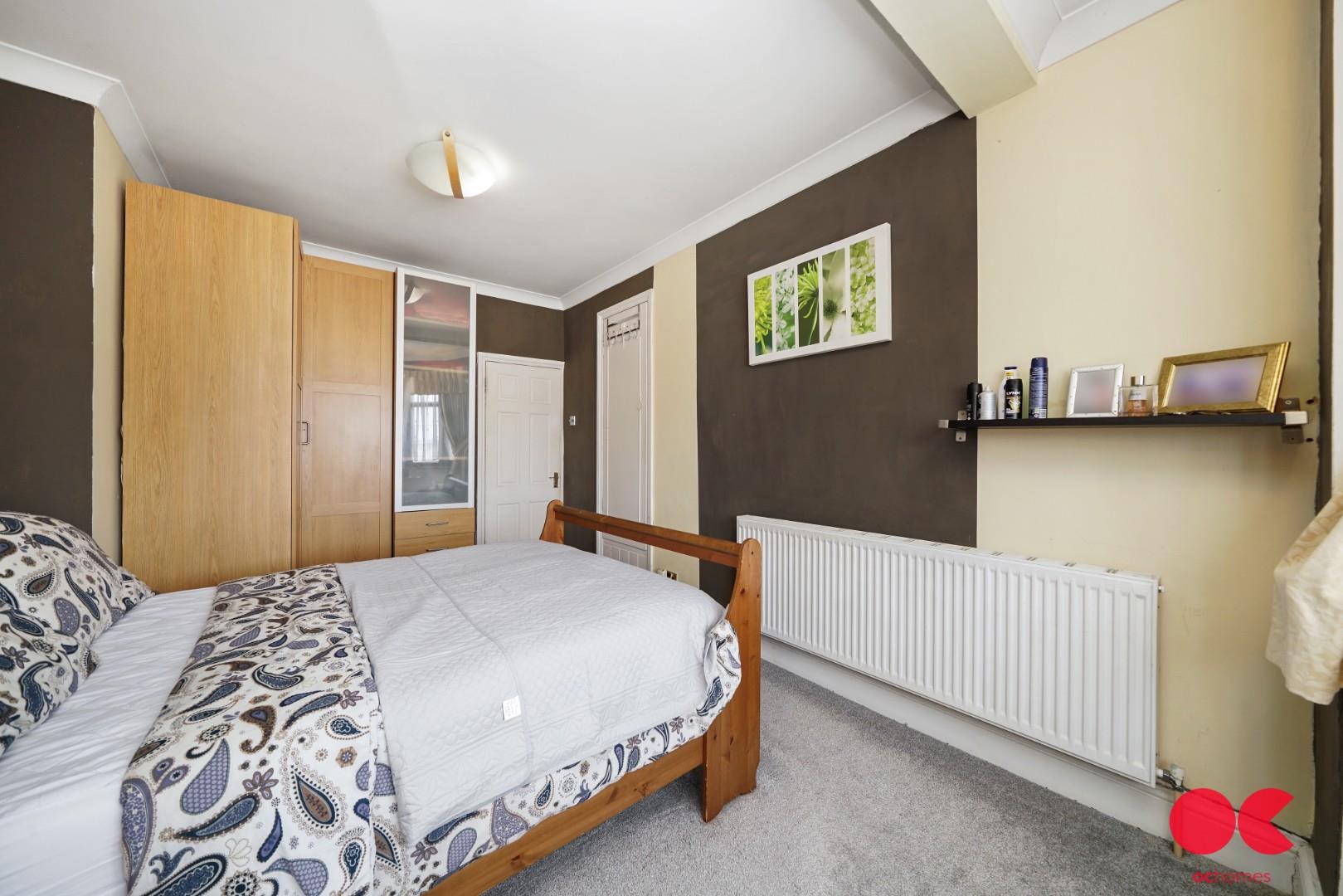 4 bed terraced house for sale in Widecombe Gardens, Redbridge  - Property Image 18