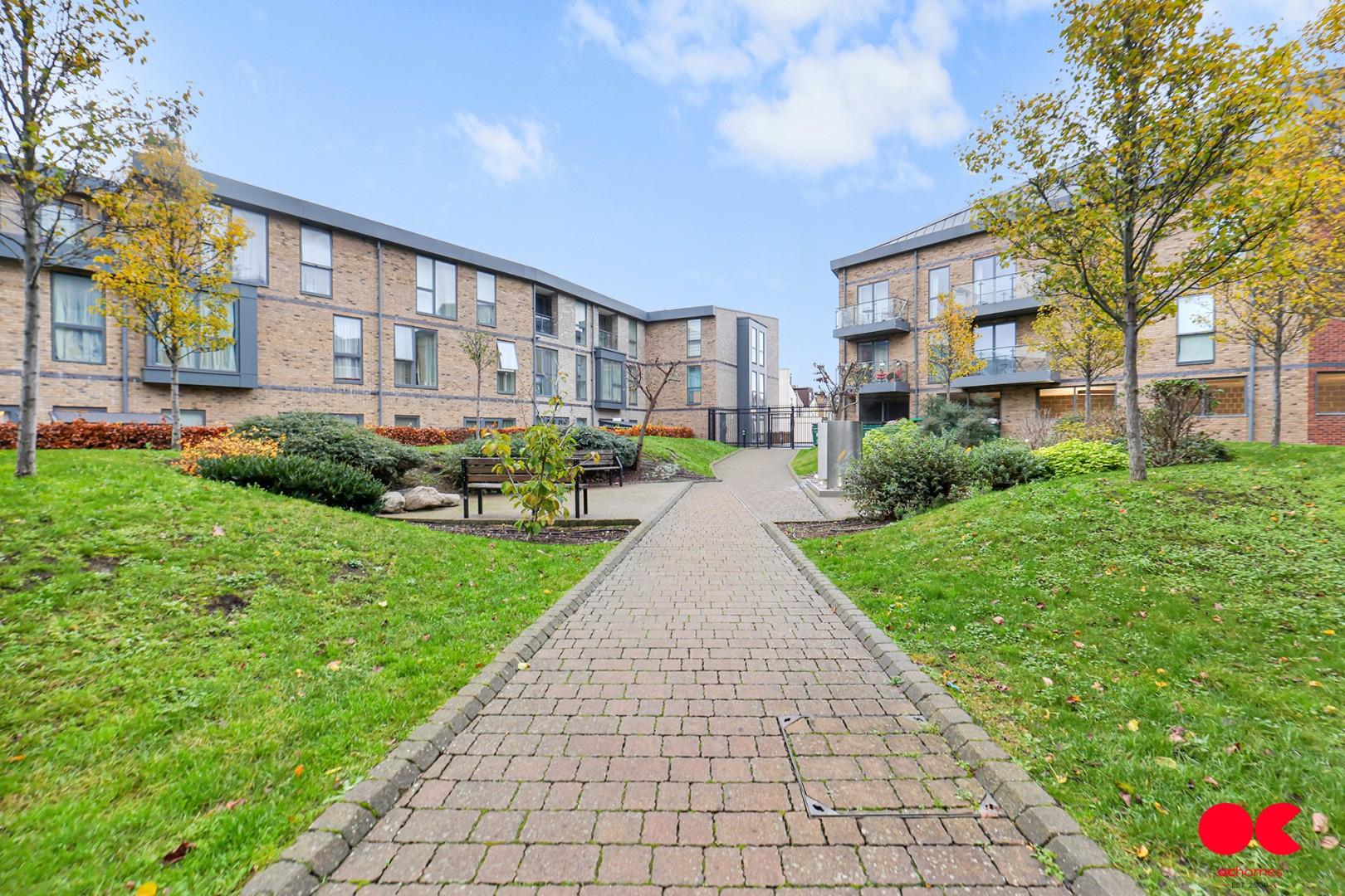 3 bed flat for sale in Ruckholt Road, Leyton  - Property Image 3