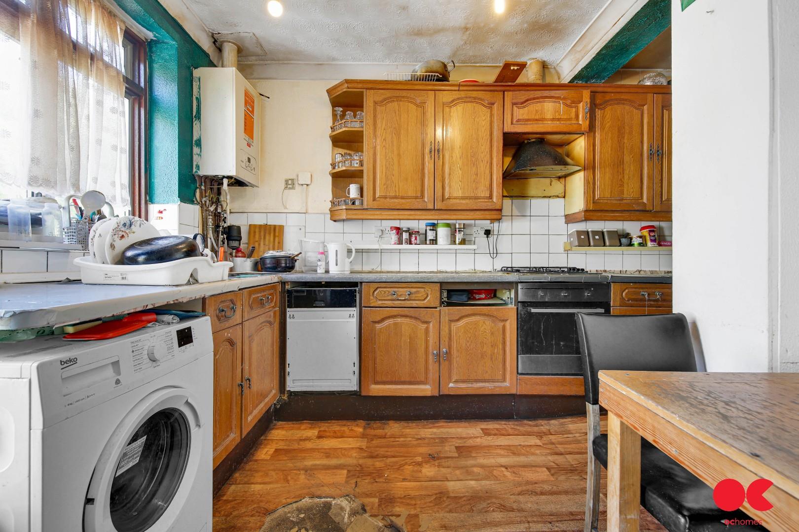 3 bed terraced house for sale in Peterborough Road, Leyton  - Property Image 2
