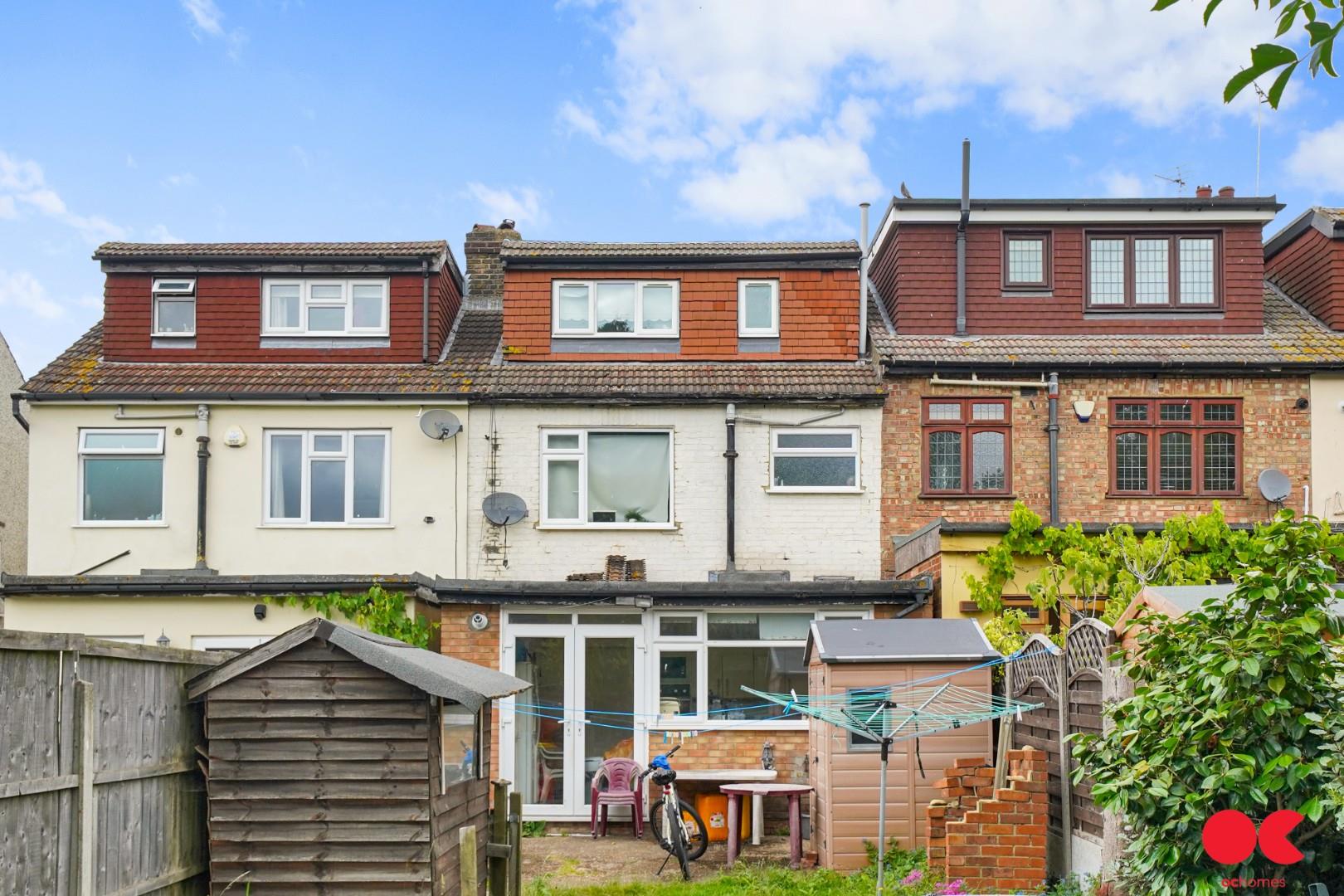 4 bed terraced house for sale in Mendip Road, Hornchurch  - Property Image 17