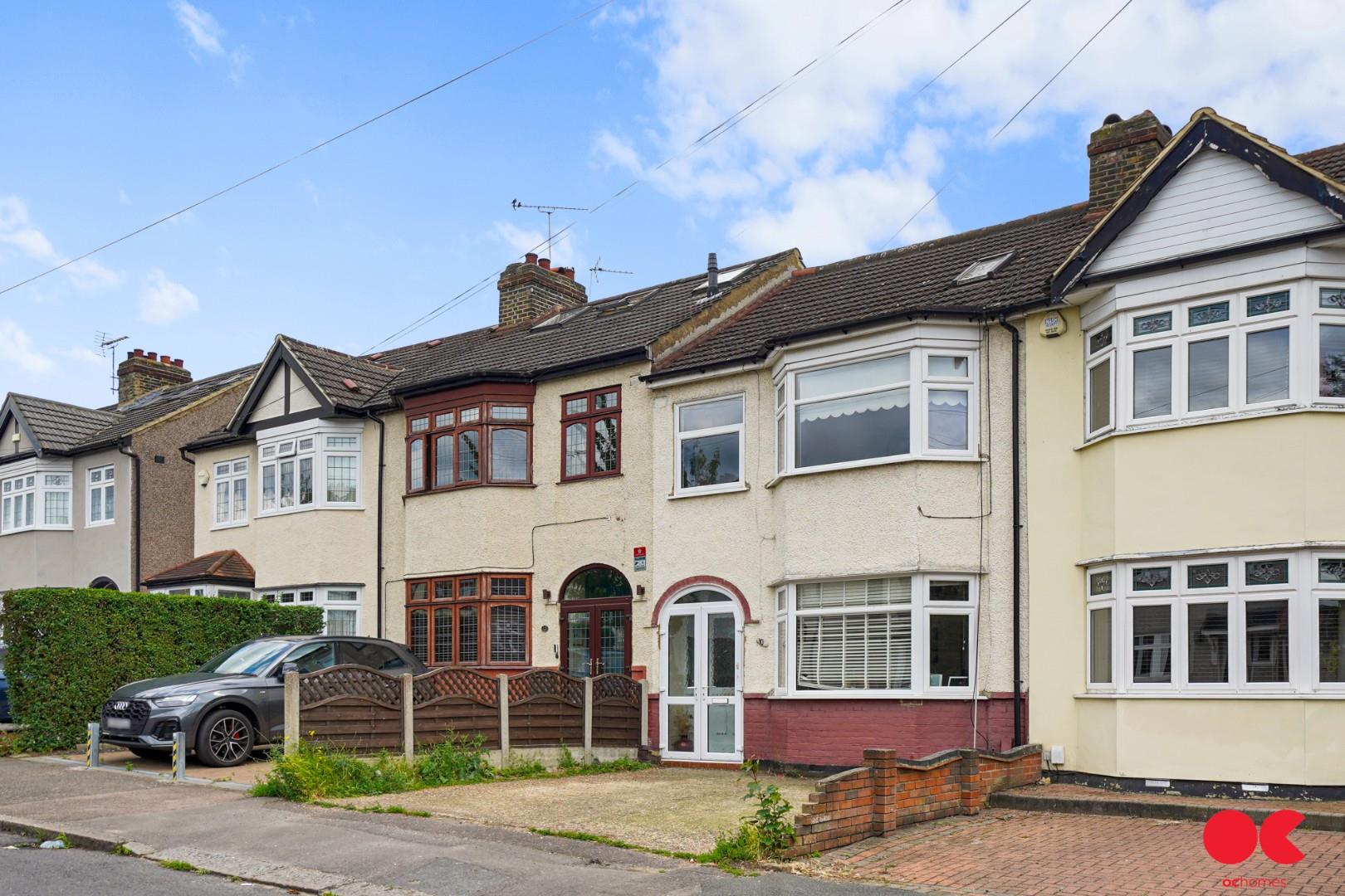 4 bed terraced house for sale in Mendip Road, Hornchurch  - Property Image 4